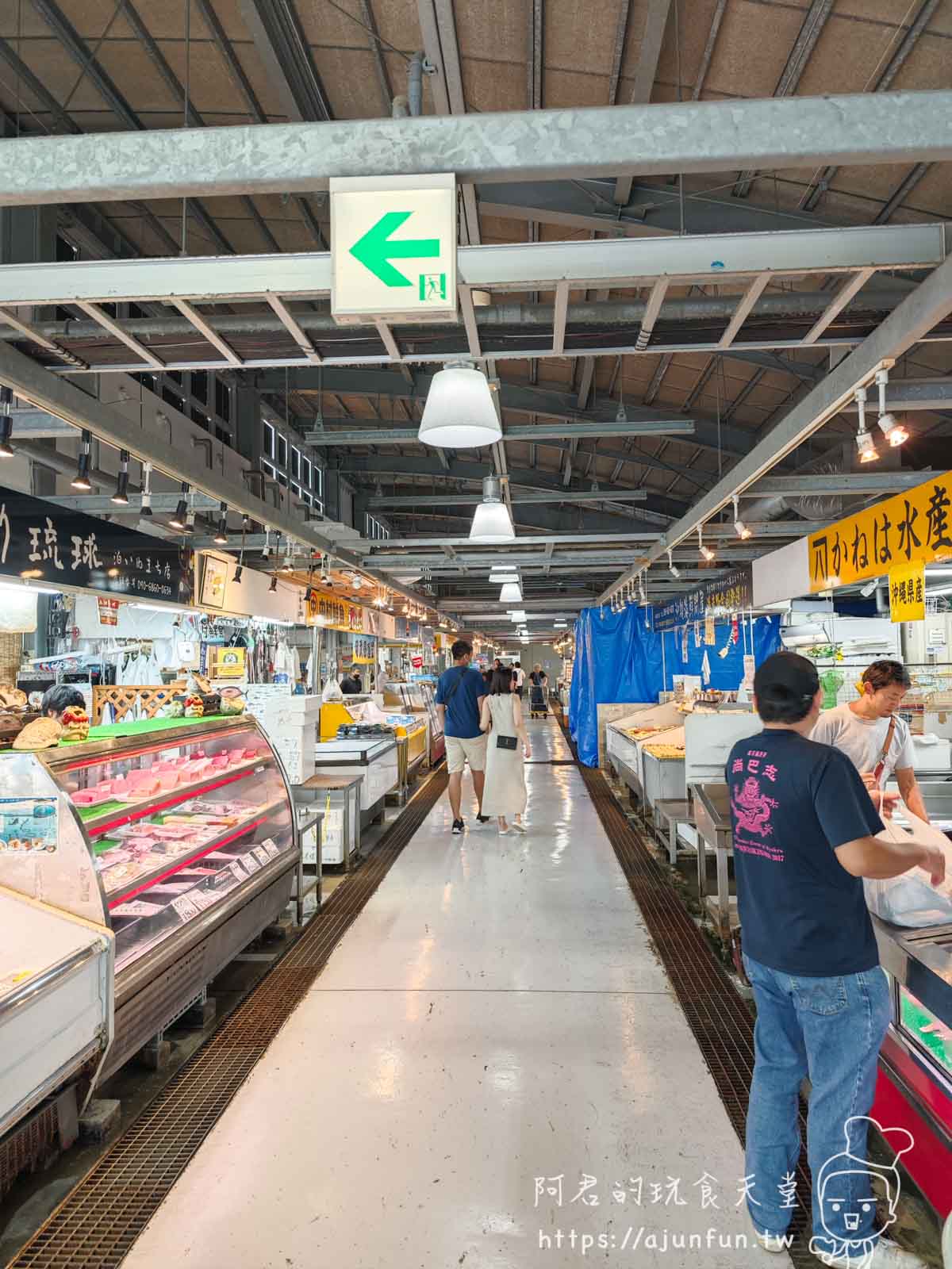 【沖繩那霸】泊港魚市場 (泊いゆまち) 美食攻略:鮪魚生魚片必吃!交通停車、營業時間、店家推薦 - 第4張圖