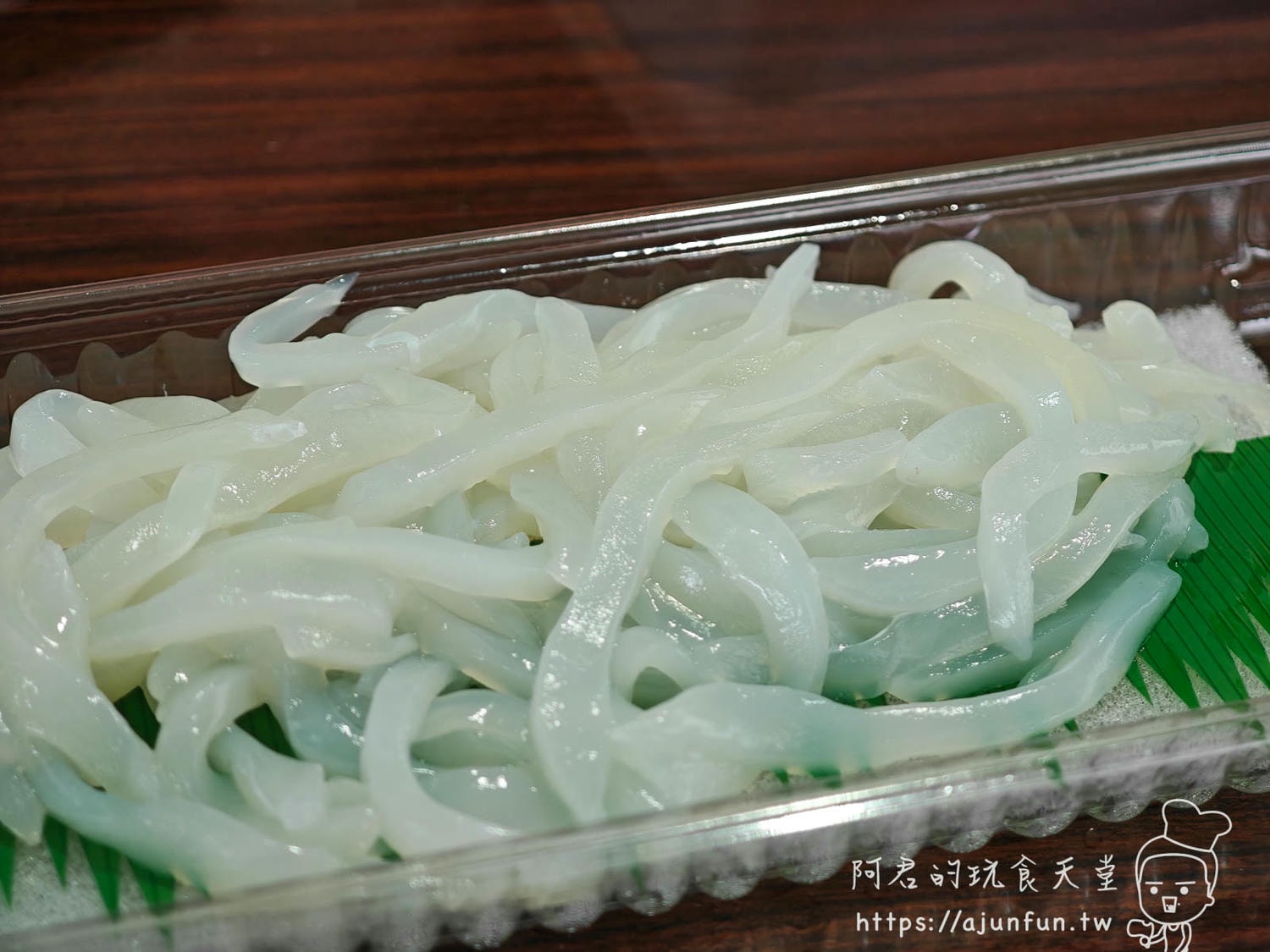 【沖繩那霸】泊港魚市場 (泊いゆまち) 美食攻略:鮪魚生魚片必吃!交通停車、營業時間、店家推薦 - 第23張圖