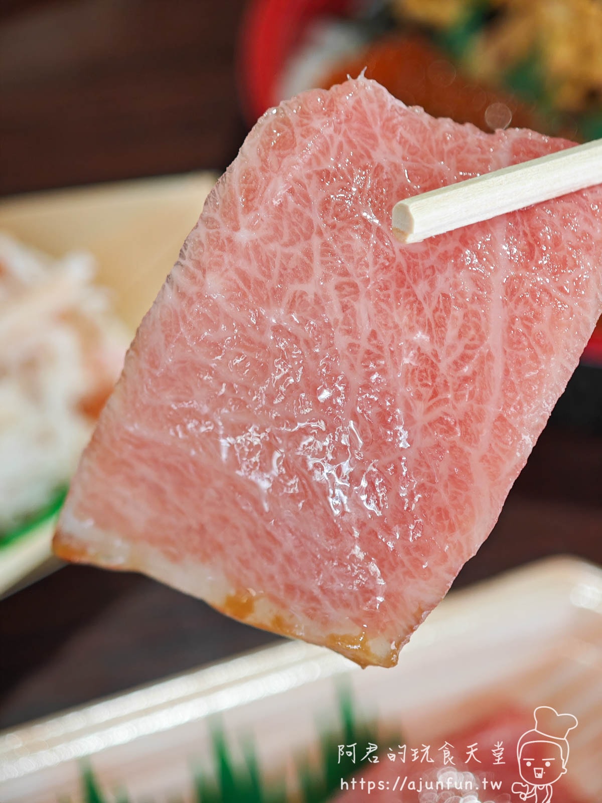 【沖繩那霸】泊港魚市場 (泊いゆまち) 美食攻略:鮪魚生魚片必吃!交通停車、營業時間、店家推薦 - 第22張圖