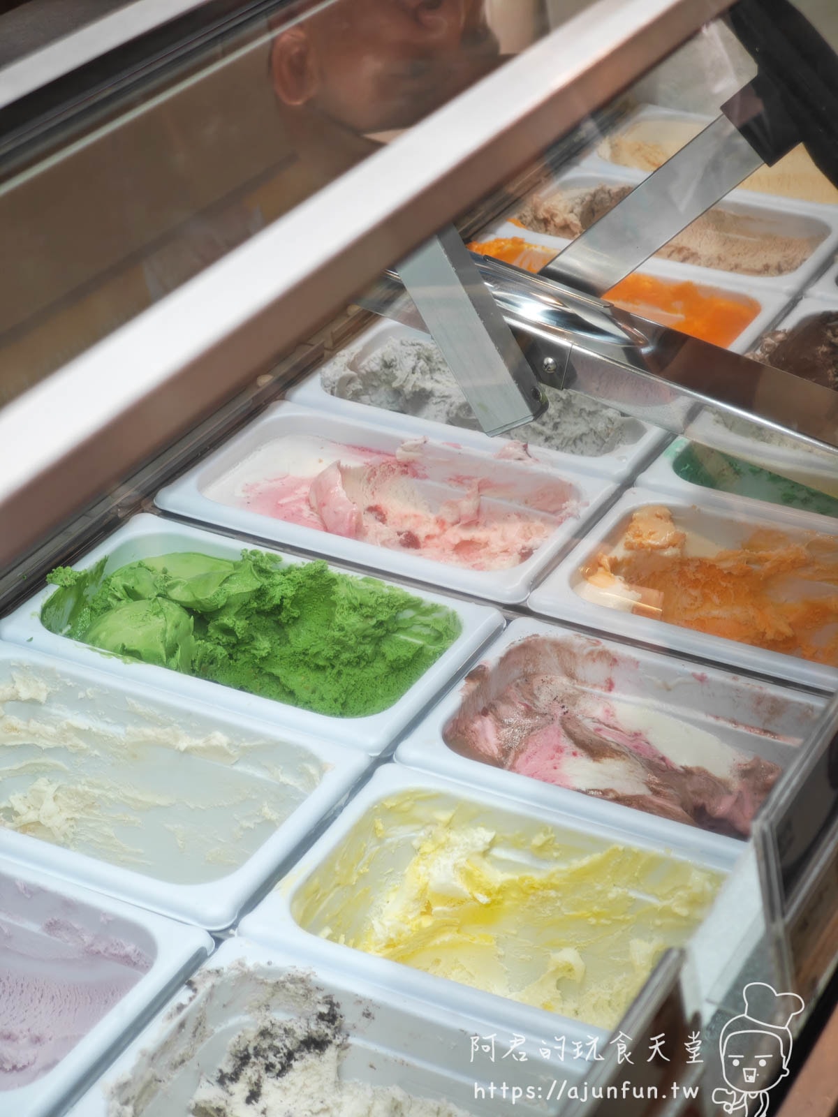 沖繩國際通必吃:BLUE SEAL冰淇淋店,體驗在地特色食材,學生放學後的人氣聚集地 - 第10張圖