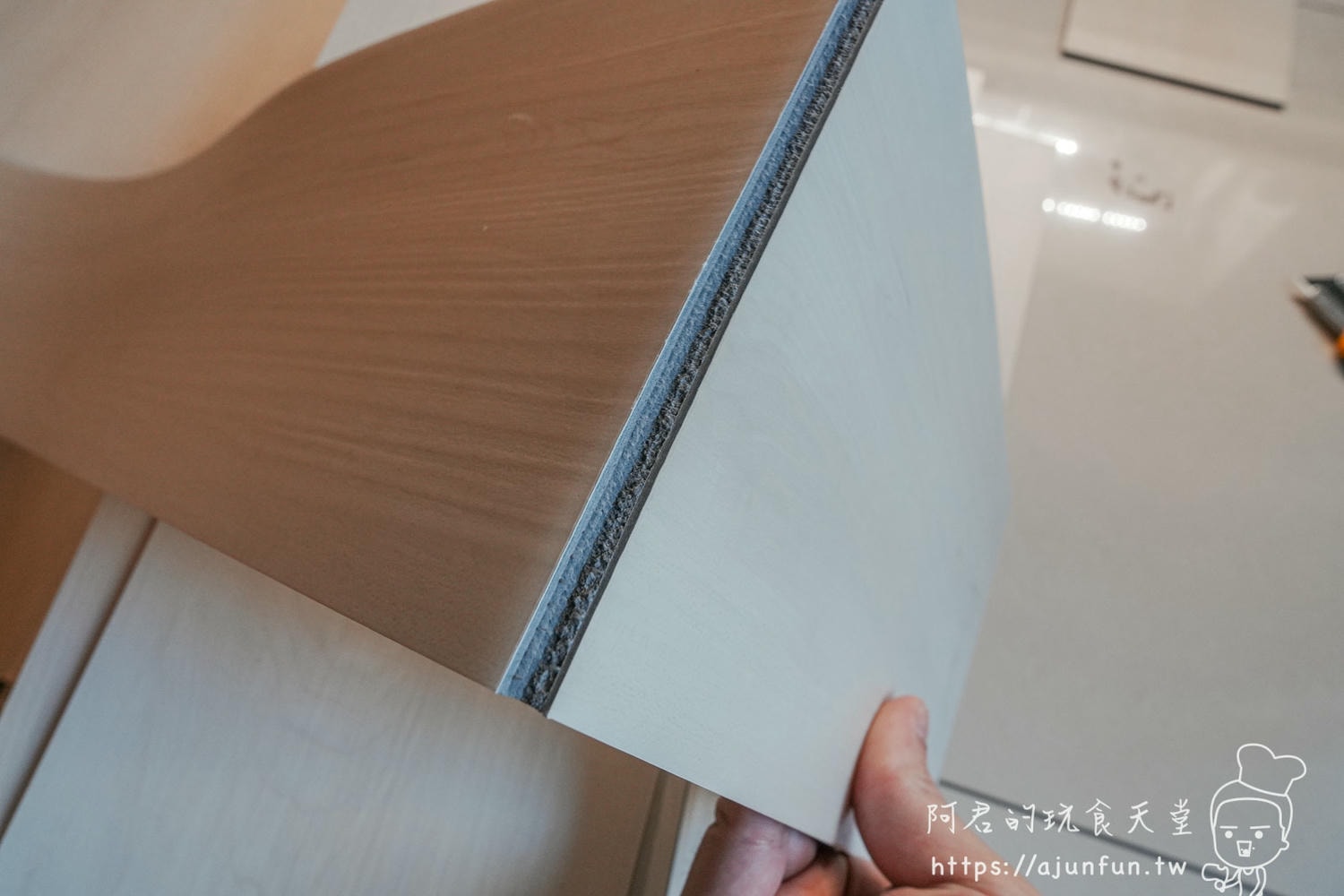 DIY貼地板很麻煩?CoCoHOME 免膠科技地板讓改造輕鬆又有趣 - 第23張圖