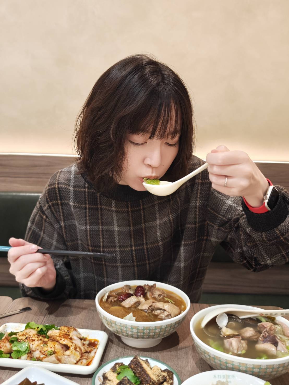 【中國醫商圈美食】秋冬進補就到禾林食室所,嚴選台灣土雞,台中必吃雞湯推薦 - 第33張圖