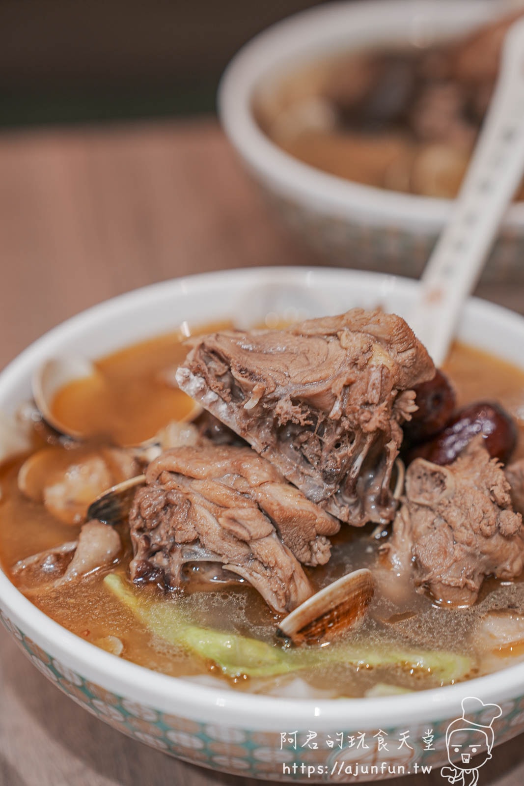 【中國醫商圈美食】秋冬進補就到禾林食室所,嚴選台灣土雞,台中必吃雞湯推薦 - 第15張圖