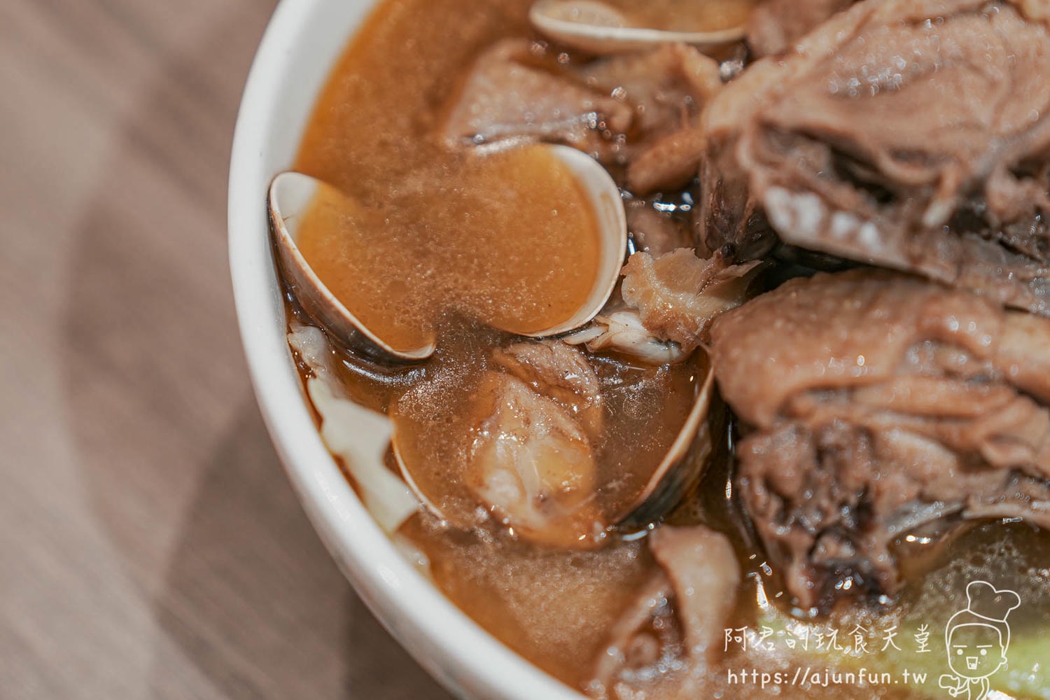 【中國醫商圈美食】秋冬進補就到禾林食室所,嚴選台灣土雞,台中必吃雞湯推薦 - 第16張圖
