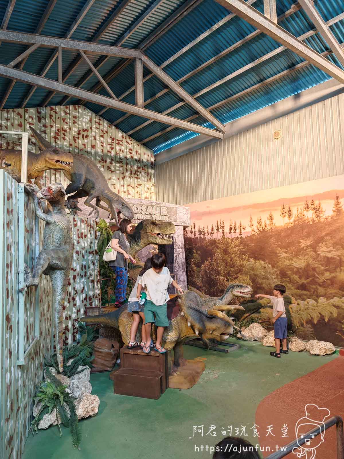 【沖繩親子景點推薦】名護鳳梨園,搭鳳梨車、逛恐龍園,下雨也可以玩 - 第25張圖