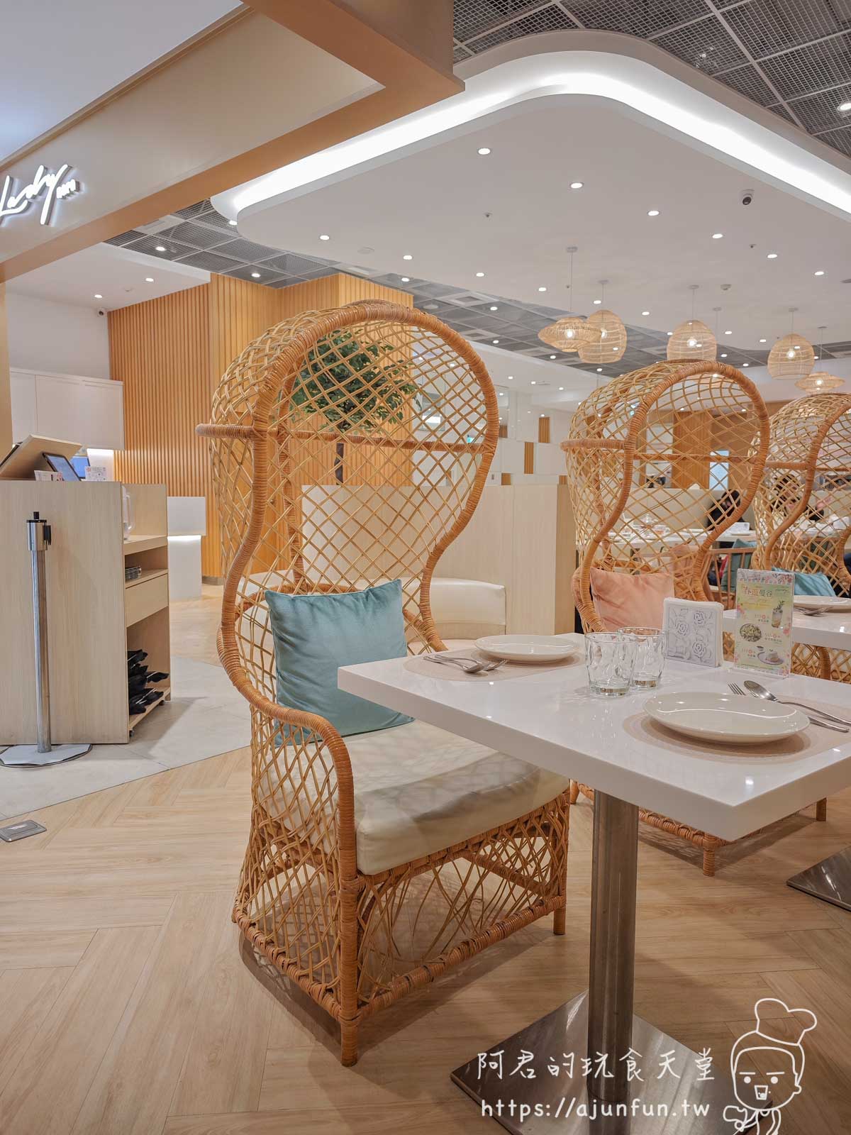 【台中 LaLaport 美食】Lady Nara 台中店:曼谷網美餐廳值得吃嗎?菜單、交通 - 第5張圖