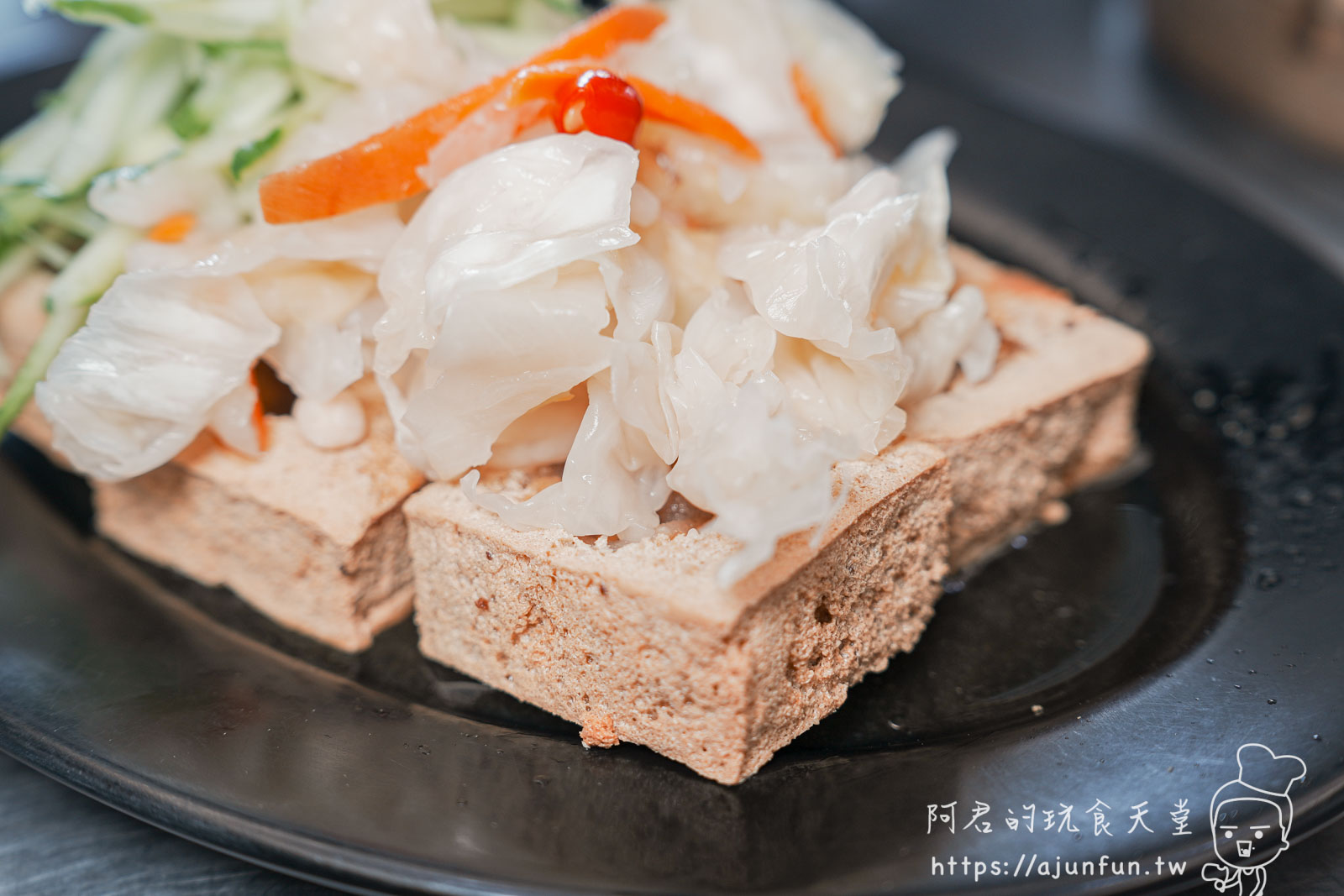 【台中南屯宵夜】蒸極軒,臭豆腐太銷魂!蒸餃、酸辣湯也讓人一秒愛上,在地人激推的深夜食堂! - 第9張圖
