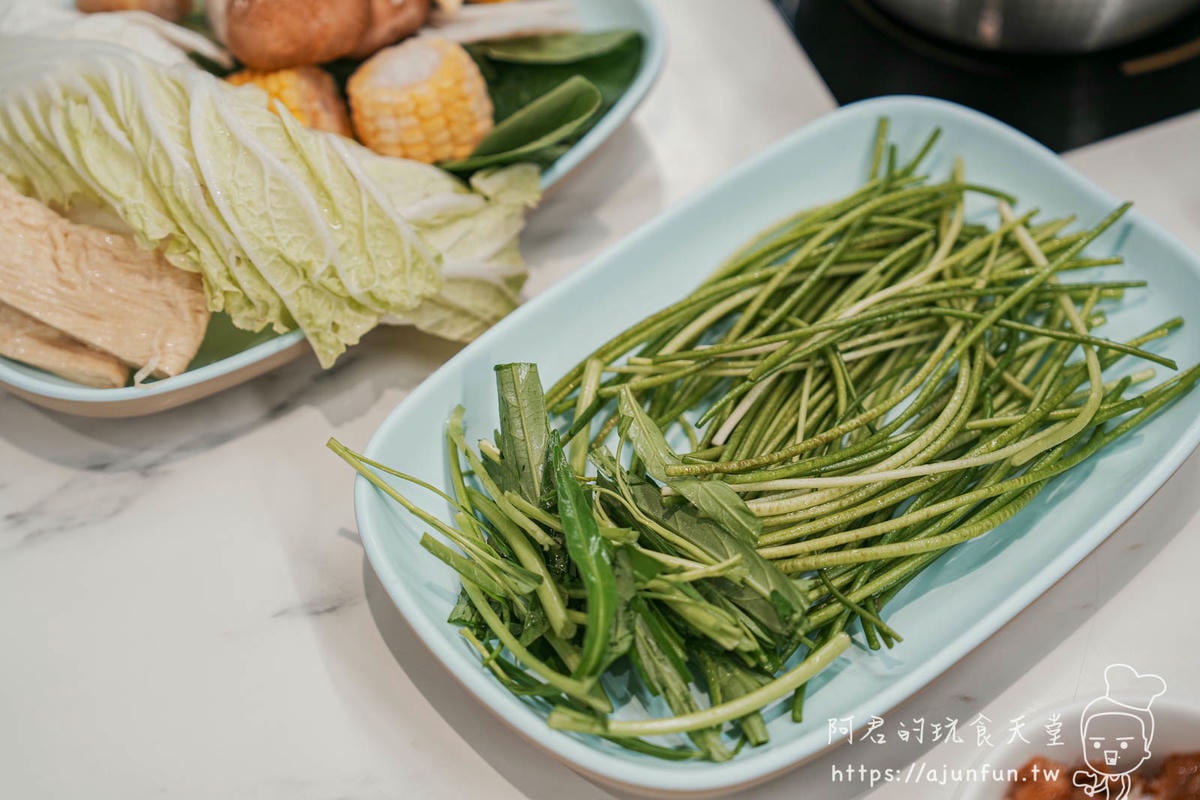 【台中北屯美食】捷運站附近「冭夯鍋物」不只裝潢美,肉好價平聚餐首選! - 第18張圖