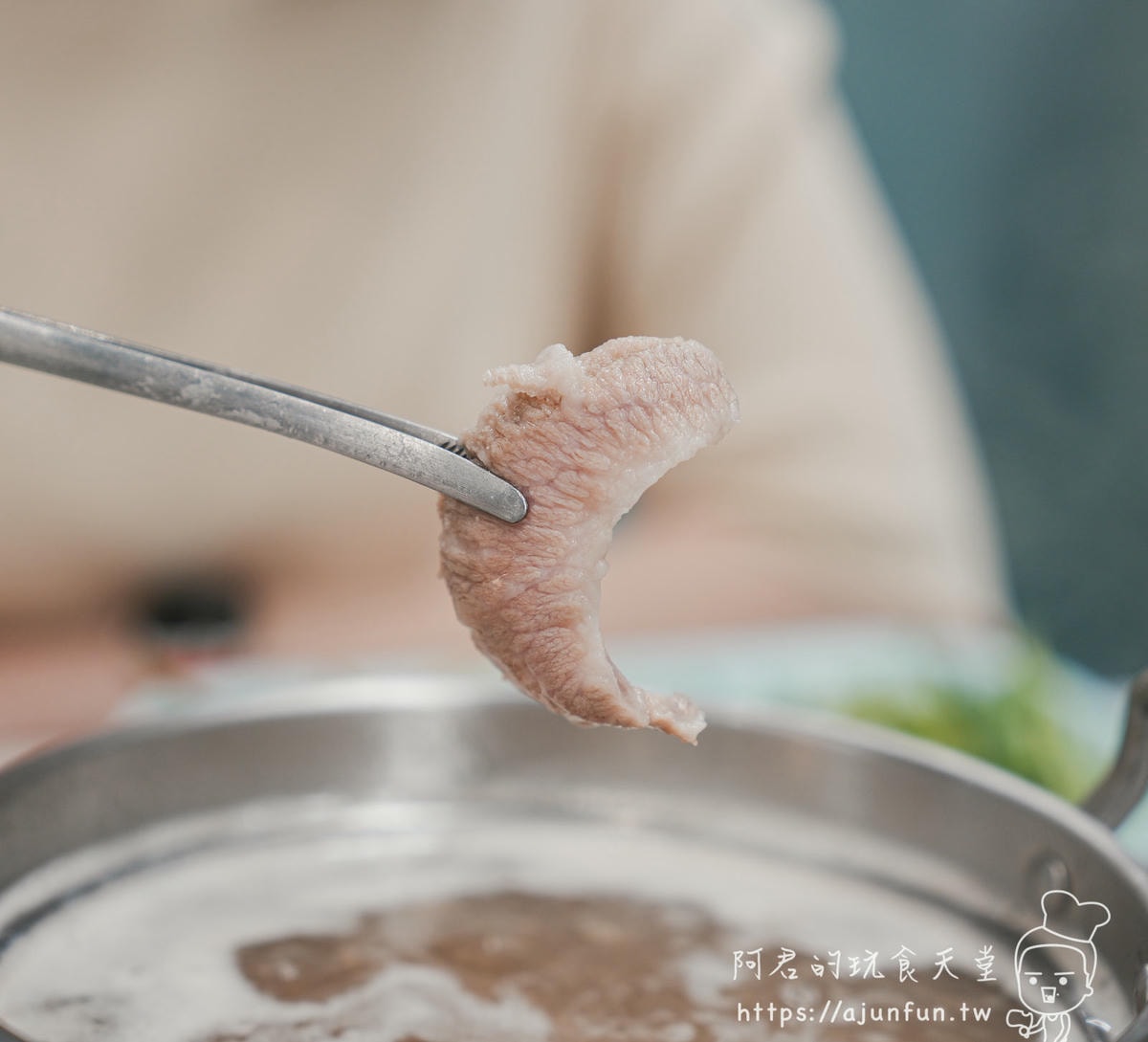 【台中北屯美食】捷運站附近「冭夯鍋物」不只裝潢美,肉好價平聚餐首選! - 第43張圖