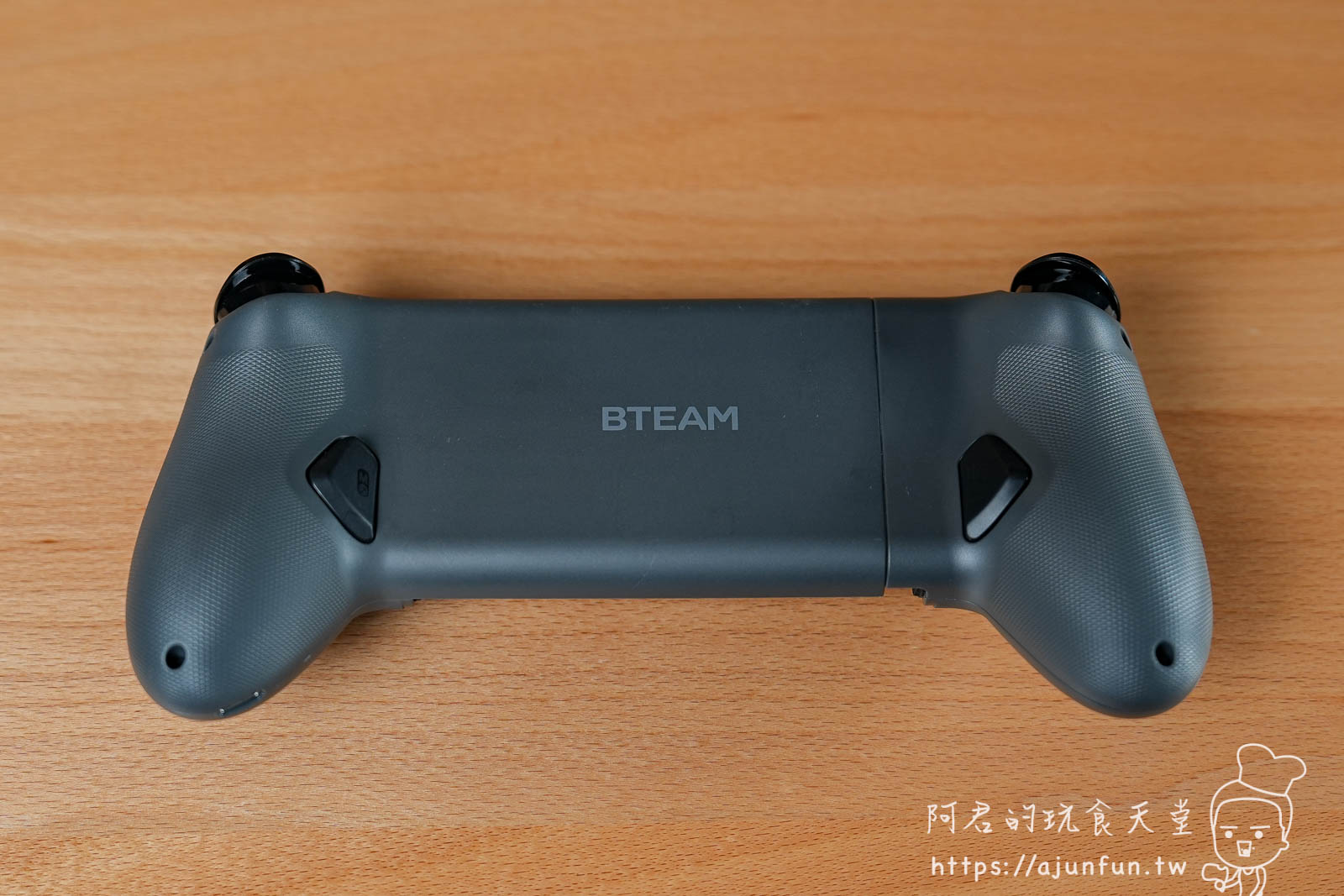 手機也能玩《電馭叛客2077》?Mobiblades 莫比手機遊戲手把開箱:實測雲端串流、PS5遊戲,手感根本是「外掛」級享受! - 第12張圖