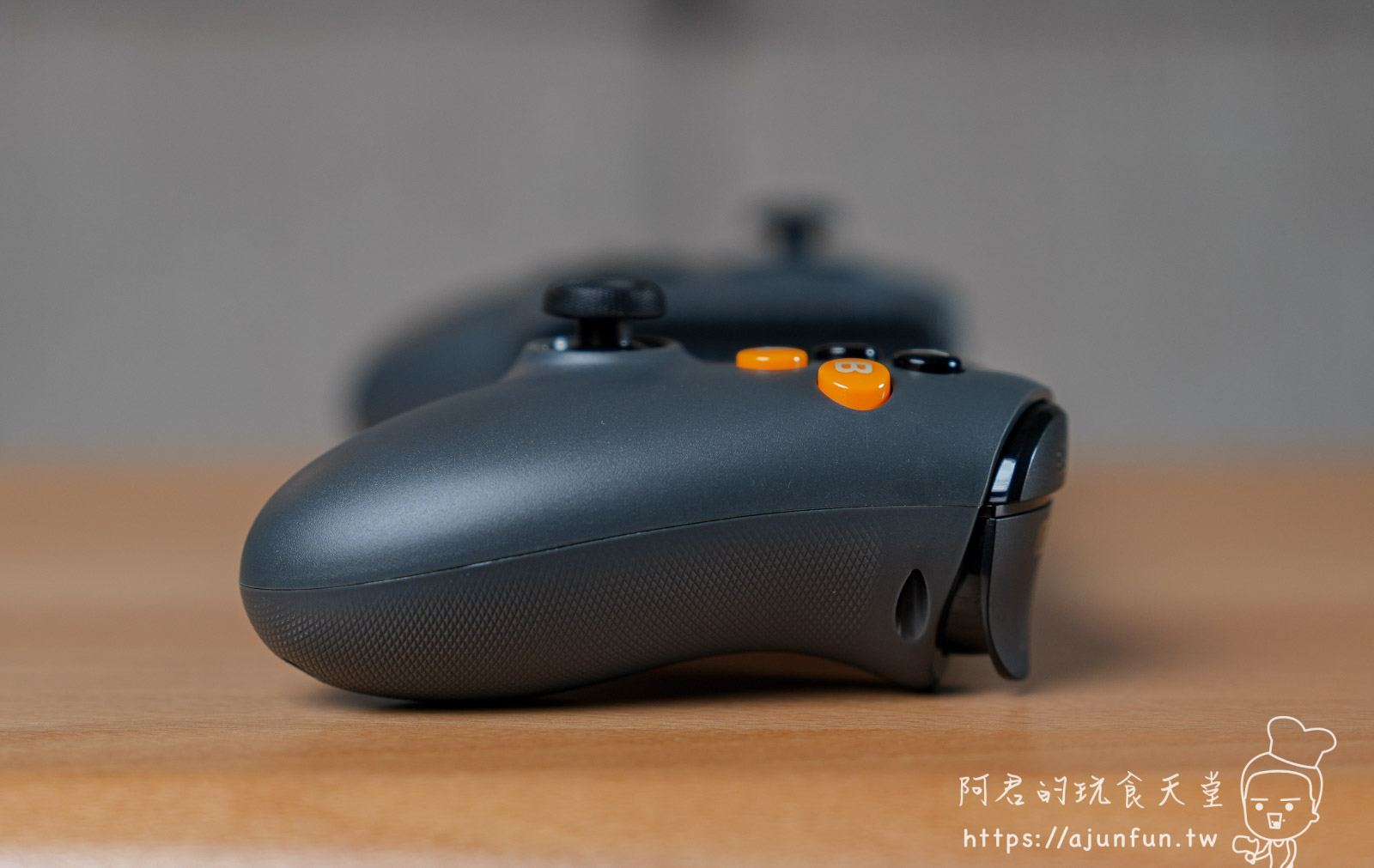 手機也能玩《電馭叛客2077》?Mobiblades 莫比手機遊戲手把開箱:實測雲端串流、PS5遊戲,手感根本是「外掛」級享受! - 第11張圖