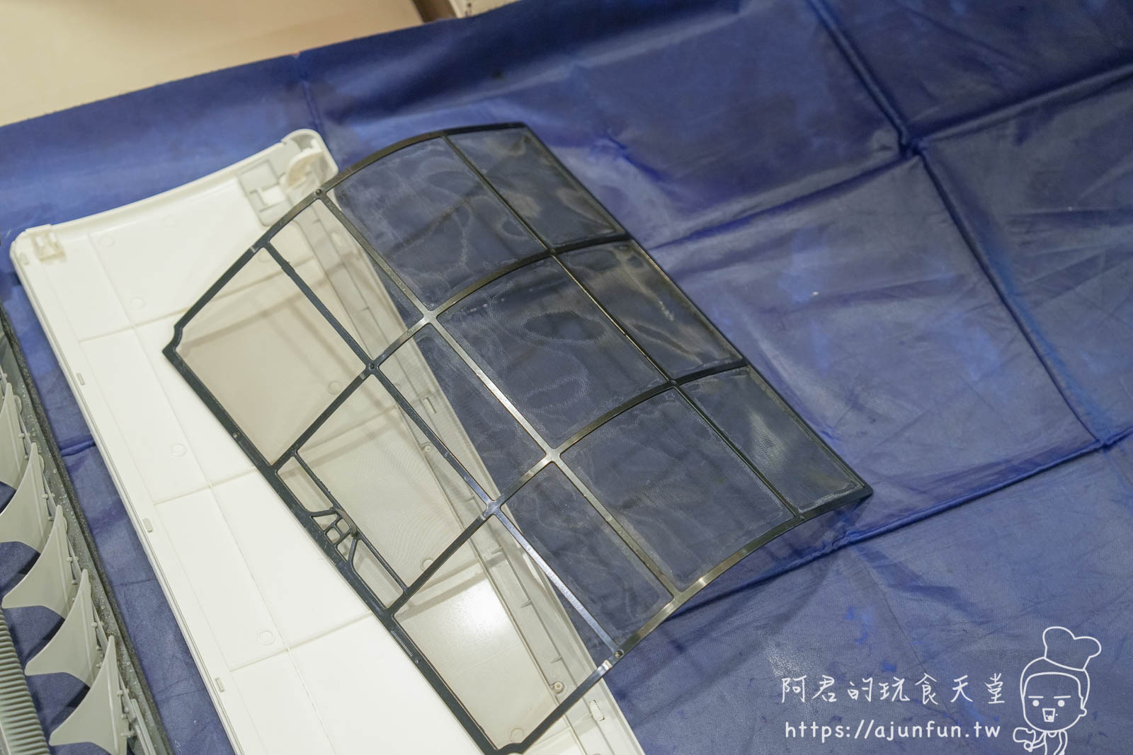 台中冷氣清洗推薦,牛妹爸媽到府全拆洗,日立冷氣洗後霉味退散! - 第18張圖