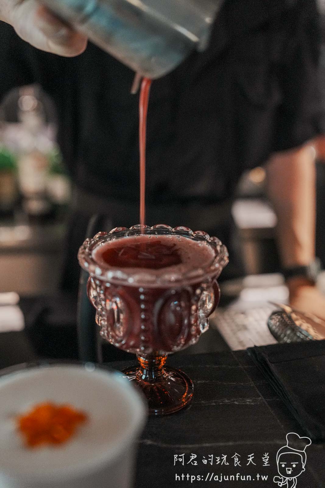 【台中酒吧推薦】阿姆斯壯餐酒館,勤美酒吧新發現!一個人也能登陸外太空的星際之旅 - 第38張圖