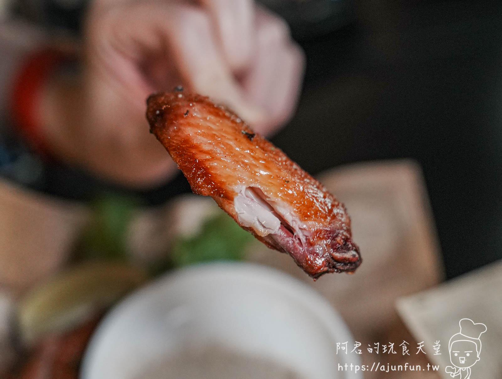 【台中酒吧推薦】阿姆斯壯餐酒館,勤美酒吧新發現!一個人也能登陸外太空的星際之旅 - 第30張圖