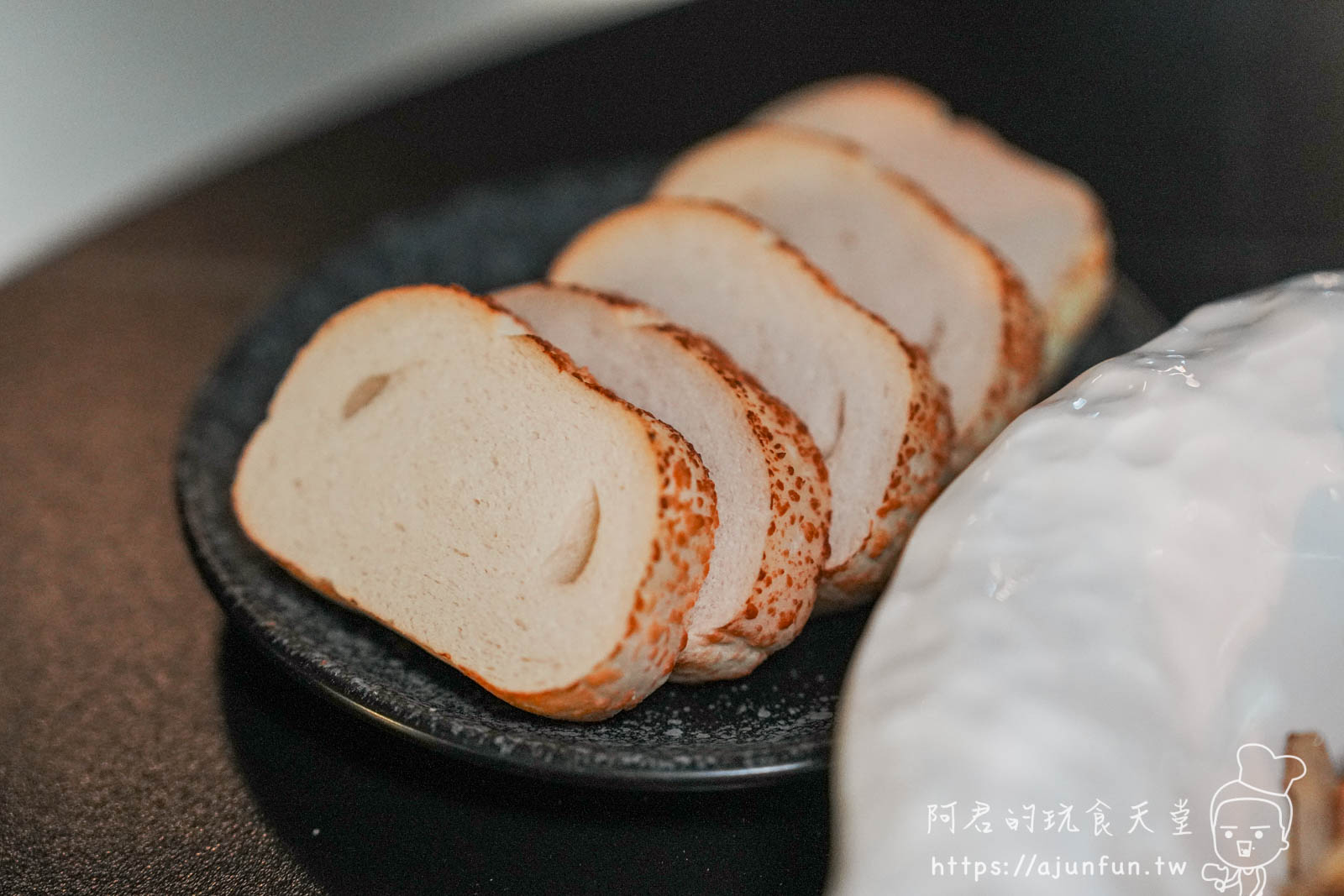 【台中酒吧推薦】阿姆斯壯餐酒館,勤美酒吧新發現!一個人也能登陸外太空的星際之旅 - 第26張圖