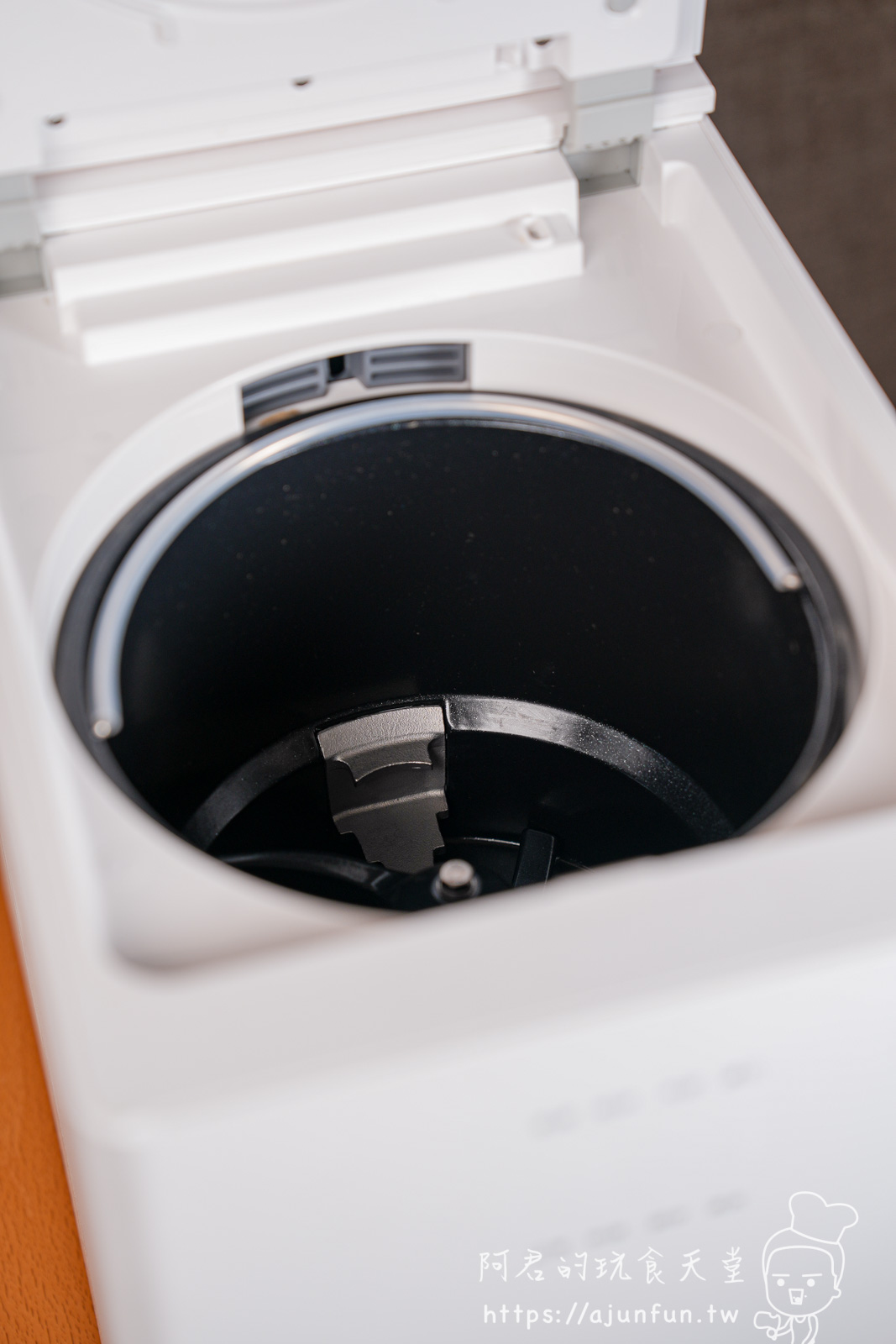 POLAR 除餘淨廚餘機開箱心得,粉碎、烘乾、除臭一機搞定,相見恨晚的廚房神器! - 第10張圖