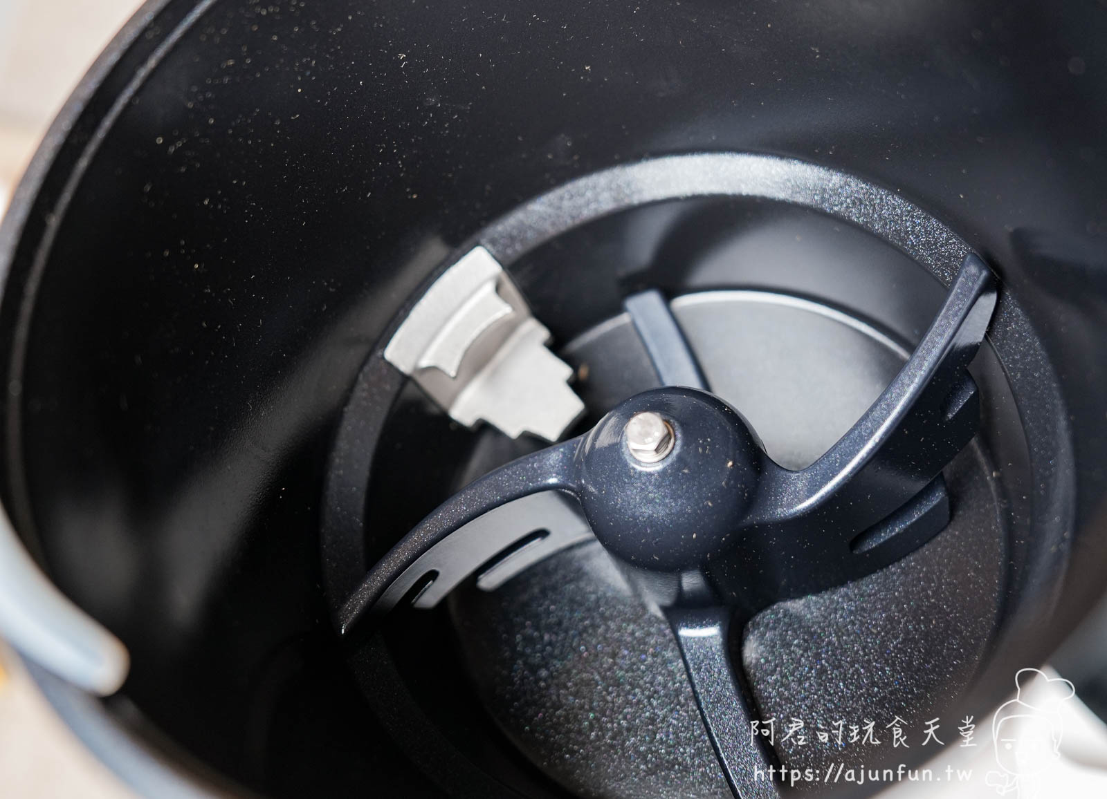 POLAR 除餘淨廚餘機開箱心得,粉碎、烘乾、除臭一機搞定,相見恨晚的廚房神器! - 第17張圖