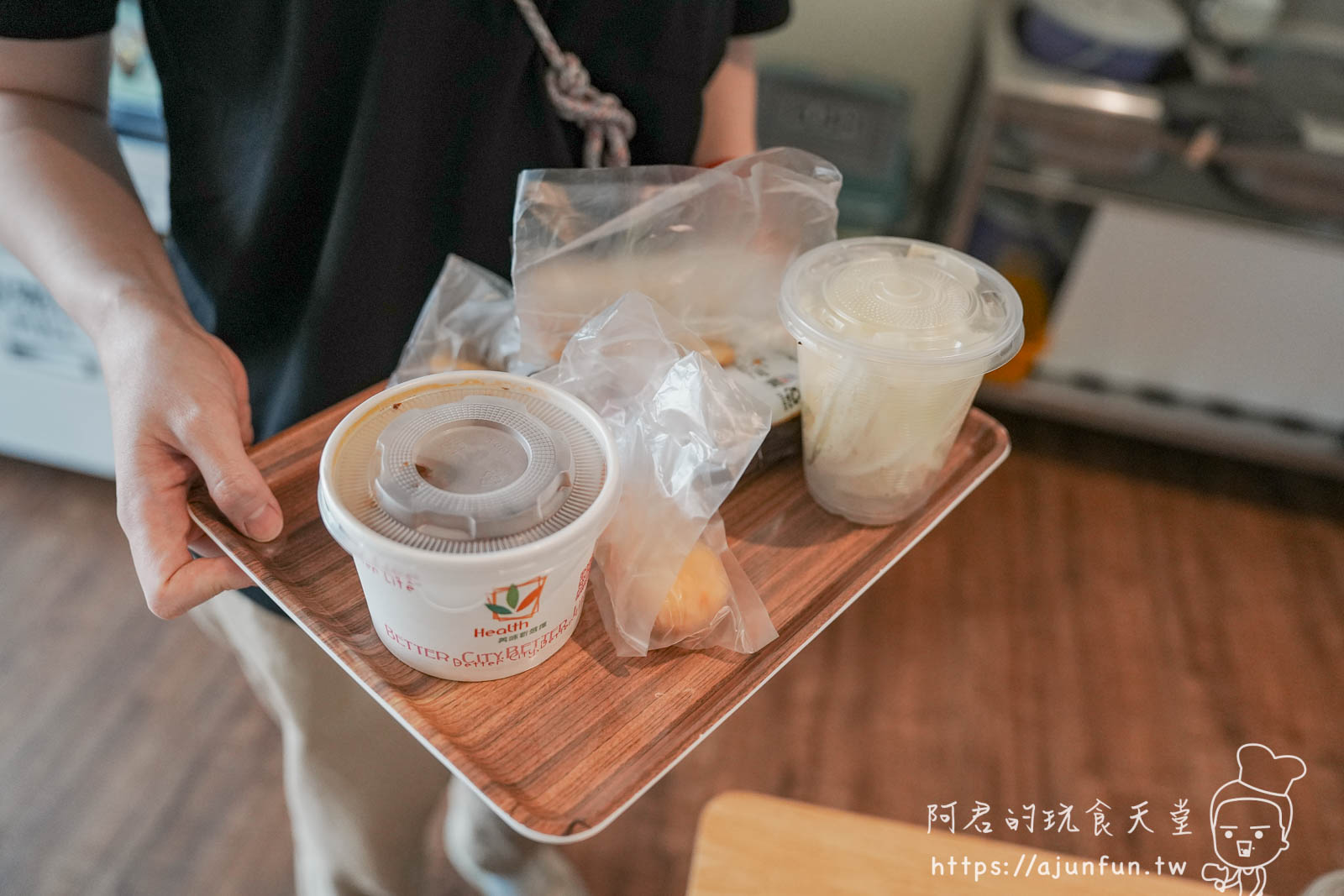 【台中北屯宵夜】遊盒麵崇德店,被甜點耽誤的24小時拉麵店,必點麻辣鴨血 - 第15張圖