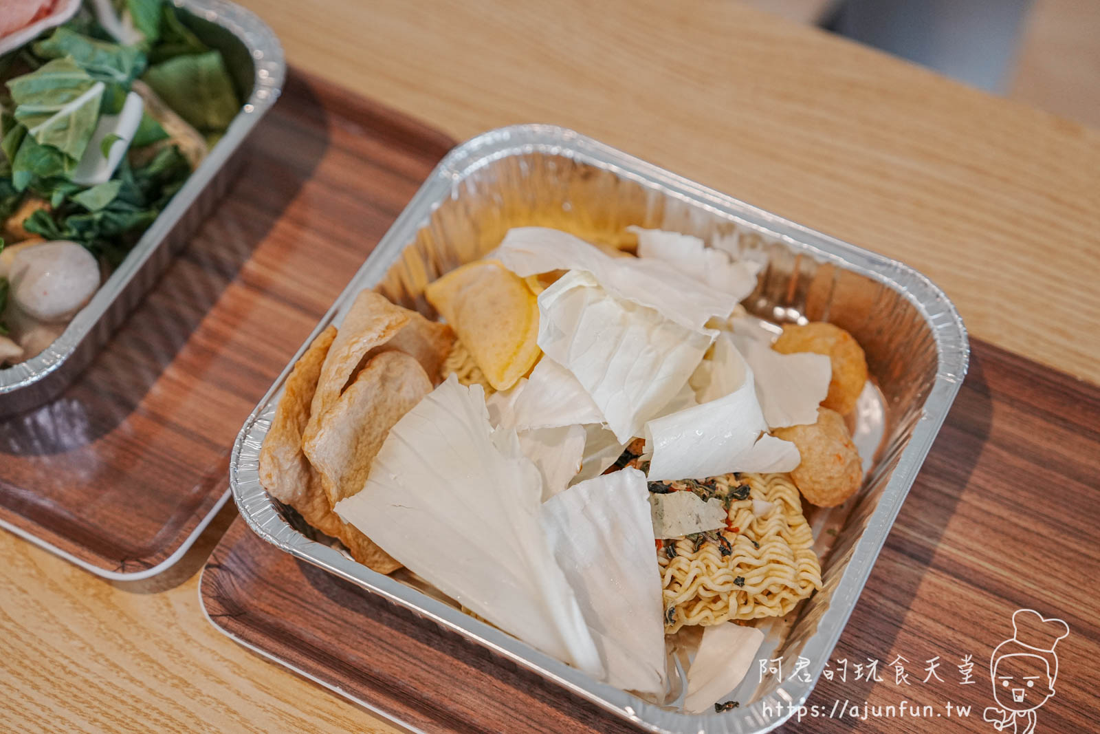 【台中北屯宵夜】遊盒麵崇德店,被甜點耽誤的24小時拉麵店,必點麻辣鴨血 - 第23張圖