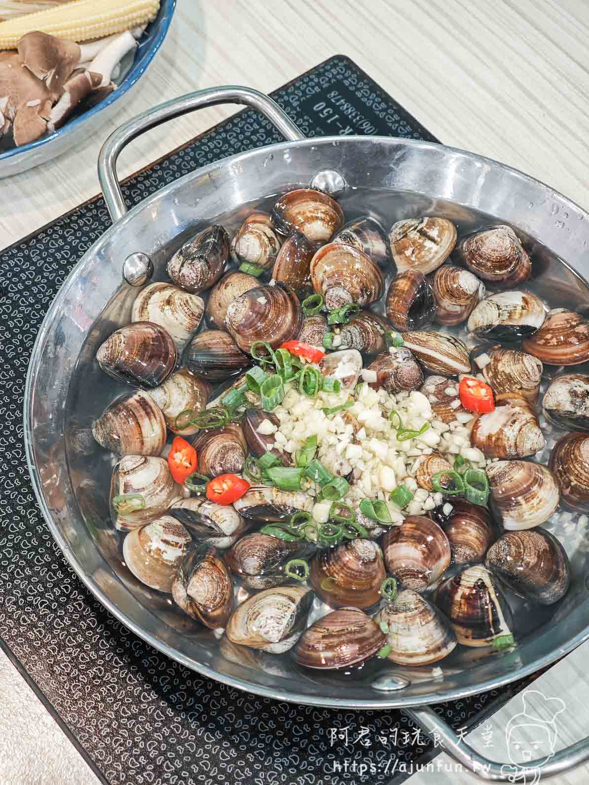 聊聊鍋物東海店，被火鍋耽誤的滷肉飯店？自助吧才是本體！百元平價吃到飽，家樂福停車超方便