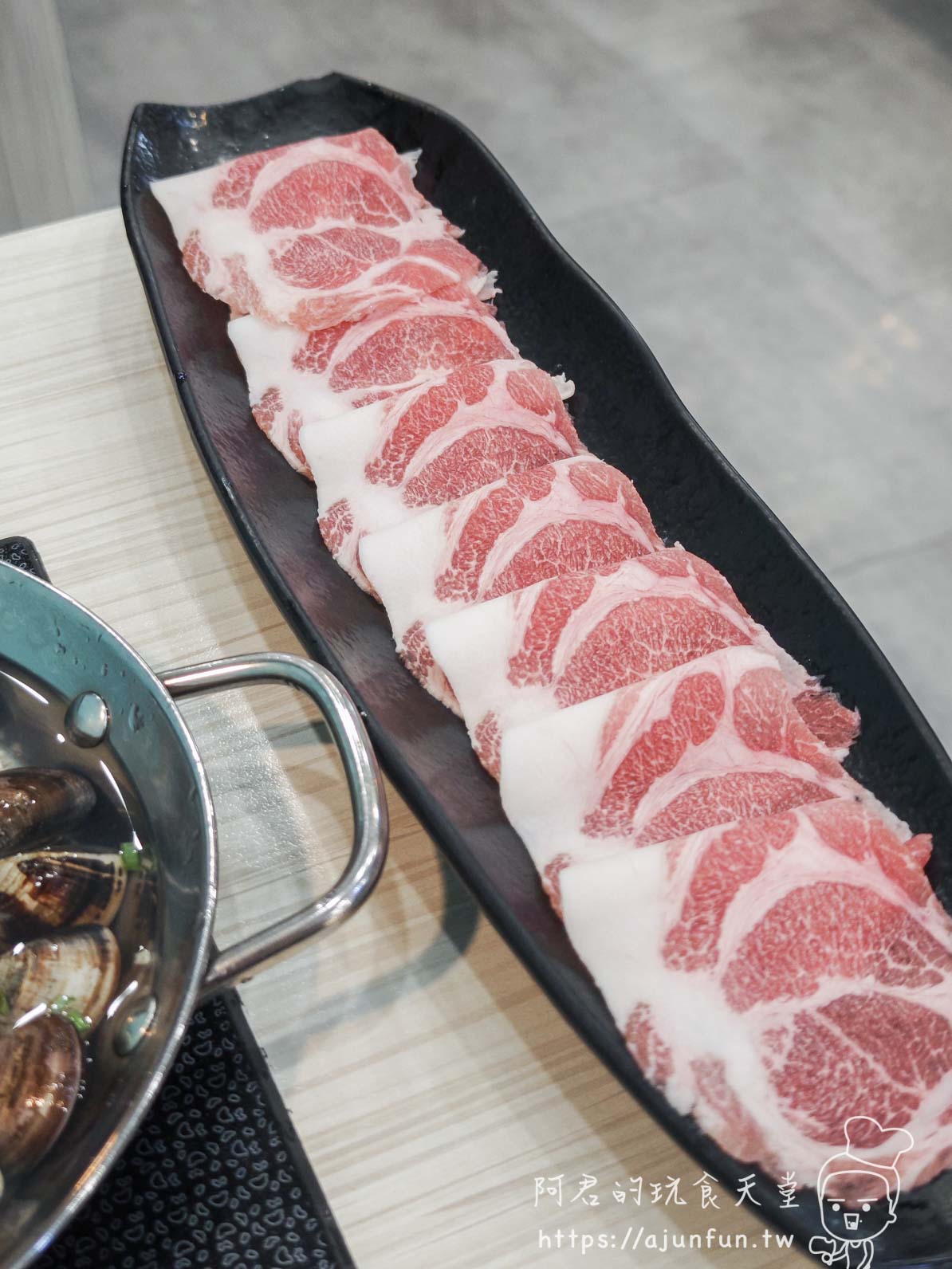 聊聊鍋物東海店，被火鍋耽誤的滷肉飯店？自助吧才是本體！百元平價吃到飽，家樂福停車超方便