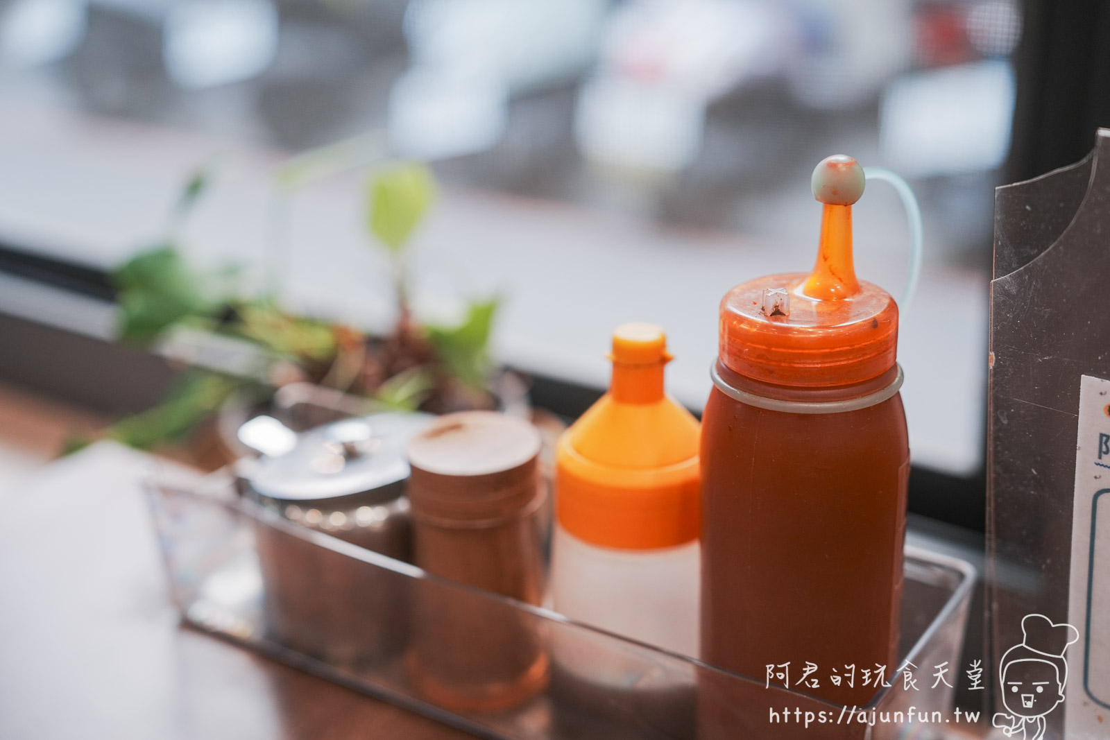 誰說嘉義只有火雞肉飯?50年老店「阿岸米糕」這碗「鹹米糕」連在地人都排隊! - 第9張圖