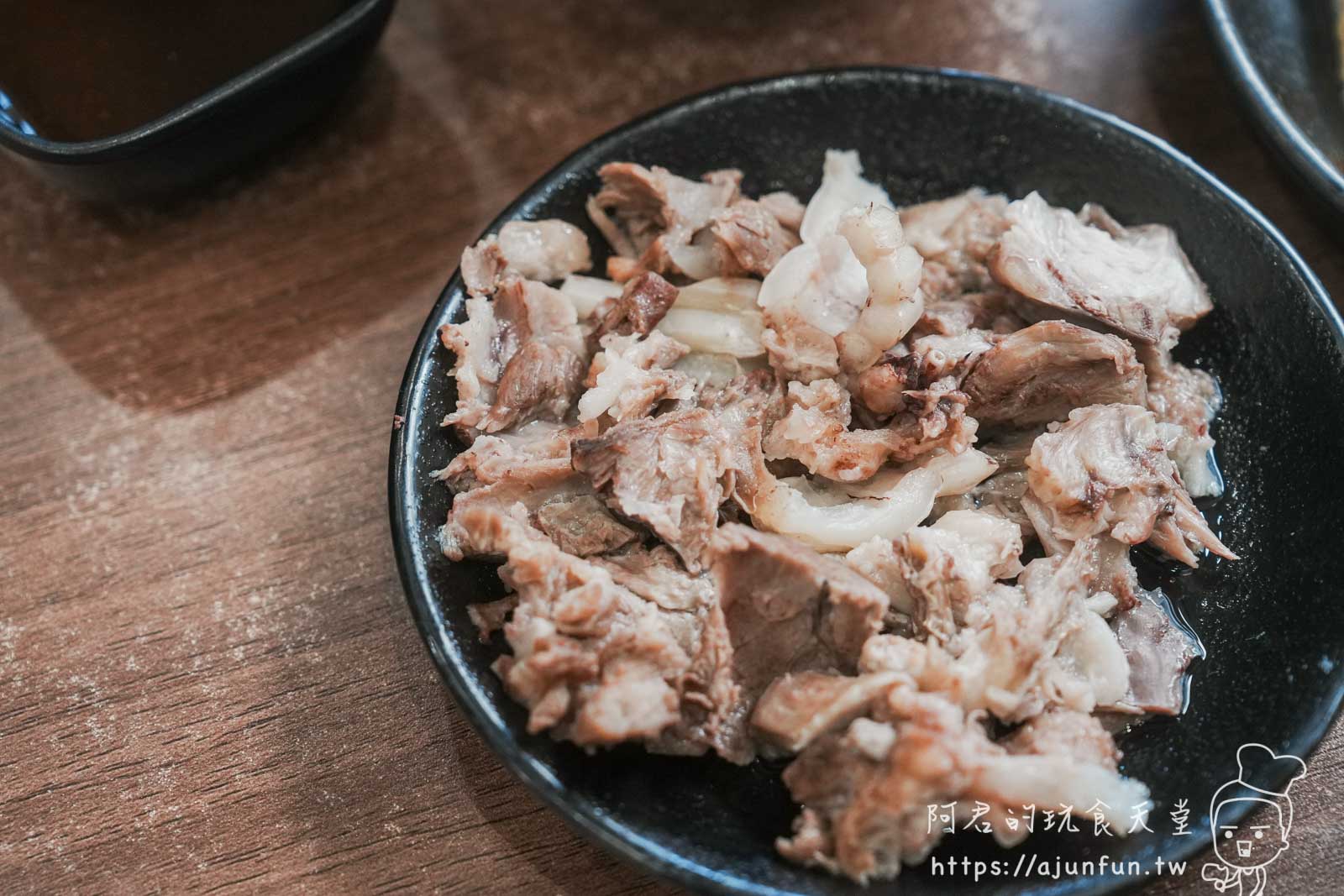 誰說嘉義只有火雞肉飯?50年老店「阿岸米糕」這碗「鹹米糕」連在地人都排隊! - 第25張圖