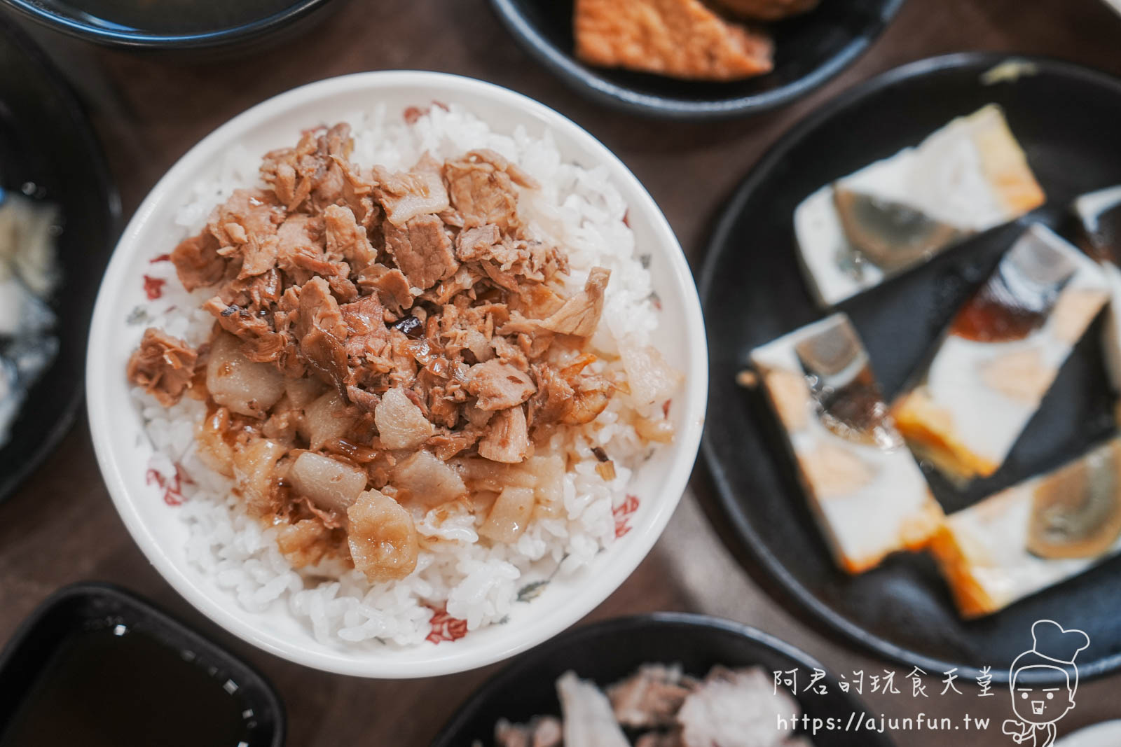 誰說嘉義只有火雞肉飯?50年老店「阿岸米糕」這碗「鹹米糕」連在地人都排隊! - 第18張圖