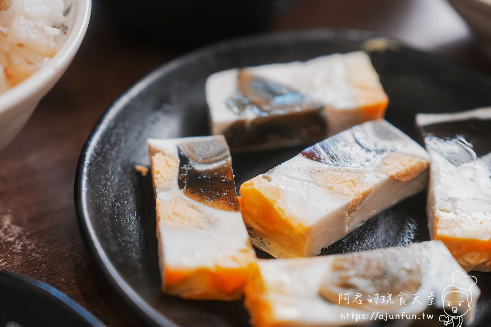 誰說嘉義只有火雞肉飯?50年老店「阿岸米糕」這碗「鹹米糕」連在地人都排隊! - 第27張圖