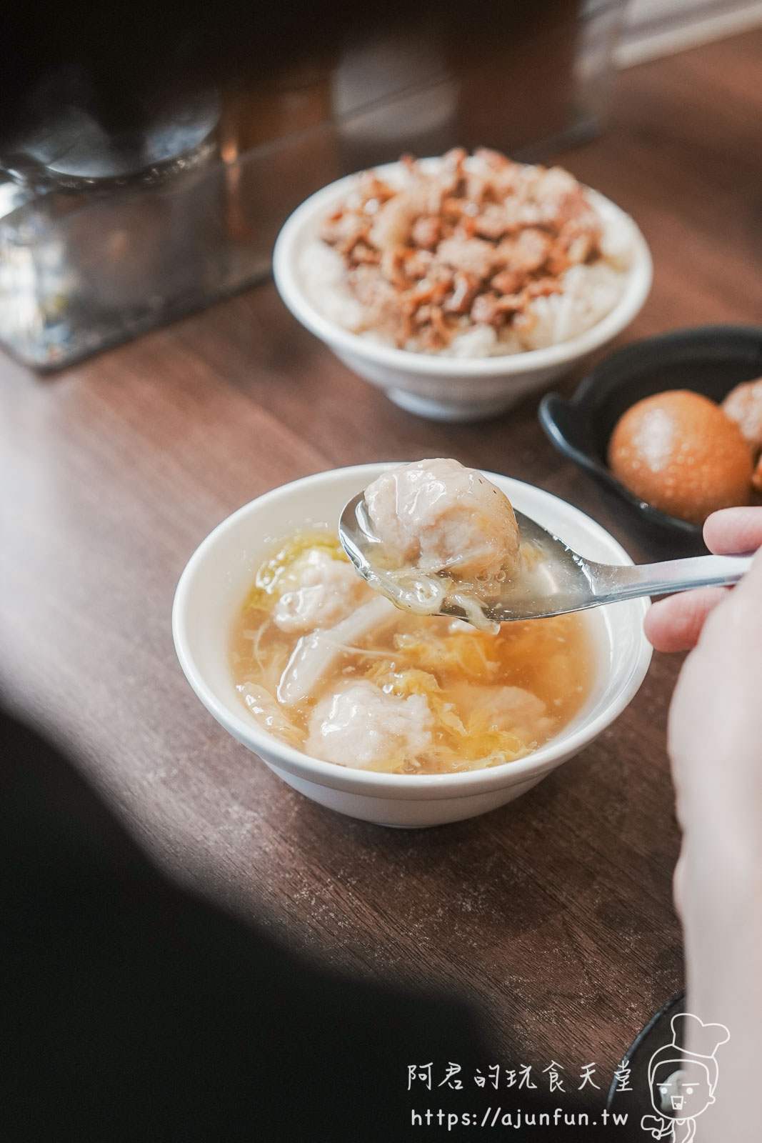 誰說嘉義只有火雞肉飯?50年老店「阿岸米糕」這碗「鹹米糕」連在地人都排隊! - 第21張圖