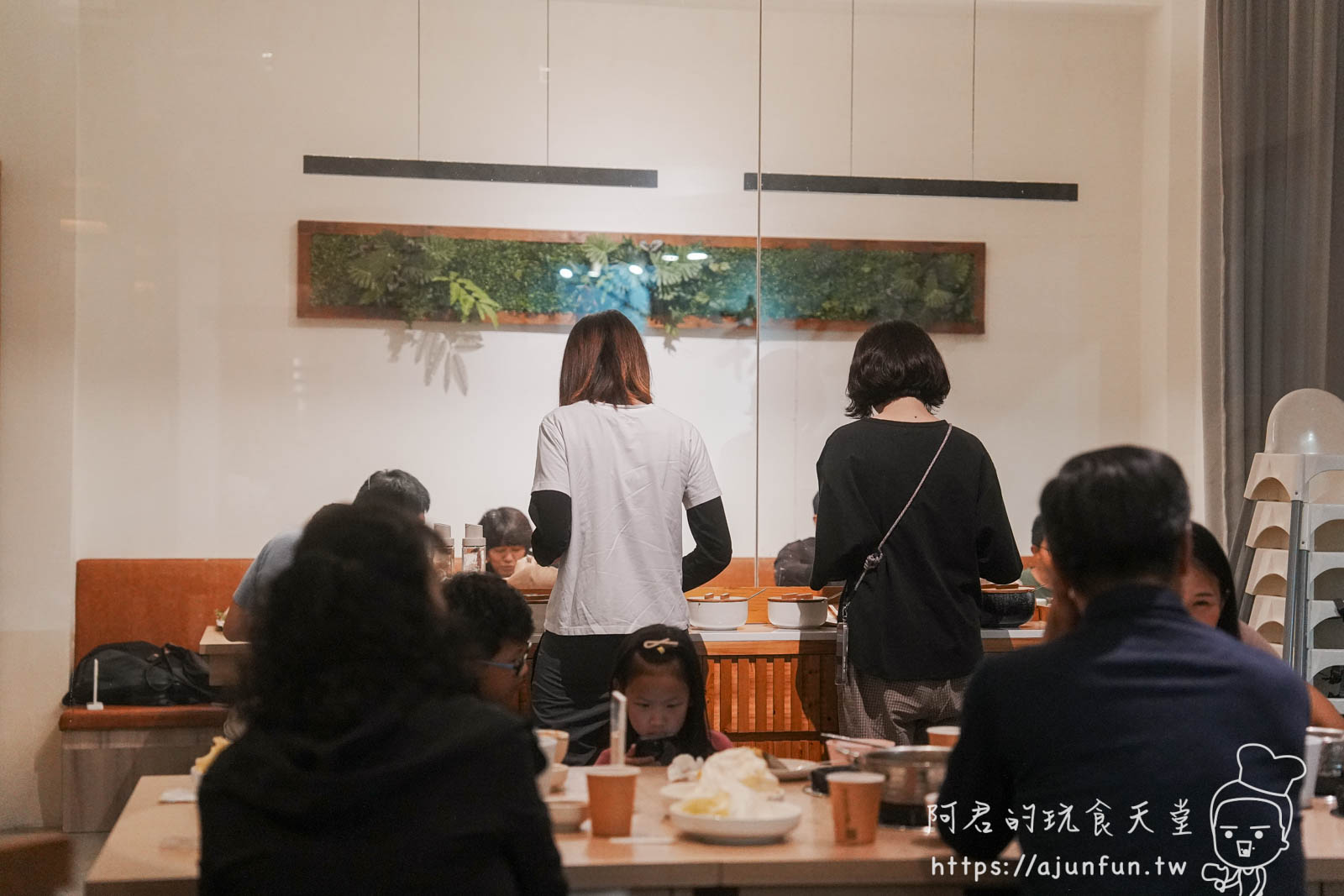 嘉義火鍋推薦,青坐請坐鍋物專科,火車站旁純白鍋物,鮮奶自己倒的厚工美味 - 第10張圖 嘉義火鍋推薦,青坐請坐鍋物專科,火車站旁純白鍋物,鮮奶自己倒的厚工美味