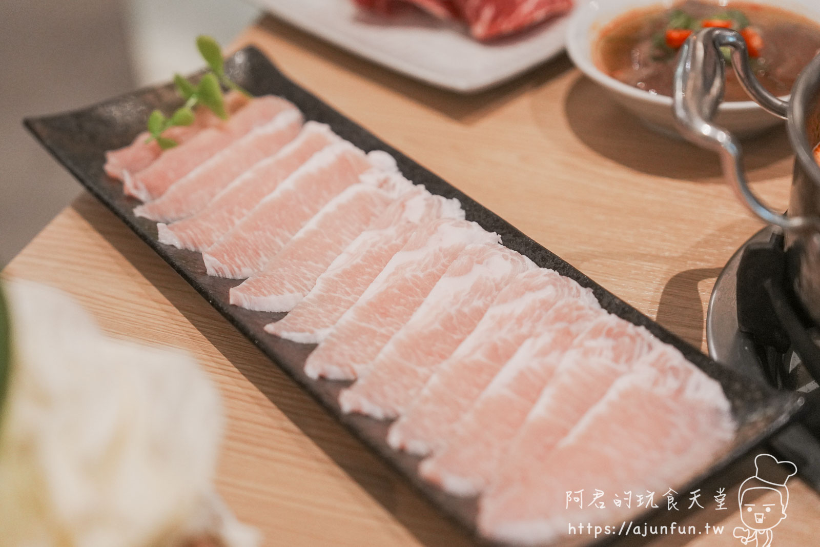 嘉義火鍋推薦,青坐請坐鍋物專科,火車站旁純白鍋物,鮮奶自己倒的厚工美味 - 第26張圖 嘉義火鍋推薦,青坐請坐鍋物專科,火車站旁純白鍋物,鮮奶自己倒的厚工美味