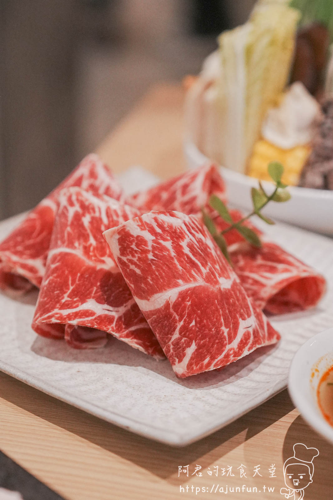 嘉義火鍋推薦,青坐請坐鍋物專科,火車站旁純白鍋物,鮮奶自己倒的厚工美味 - 第21張圖 嘉義火鍋推薦,青坐請坐鍋物專科,火車站旁純白鍋物,鮮奶自己倒的厚工美味