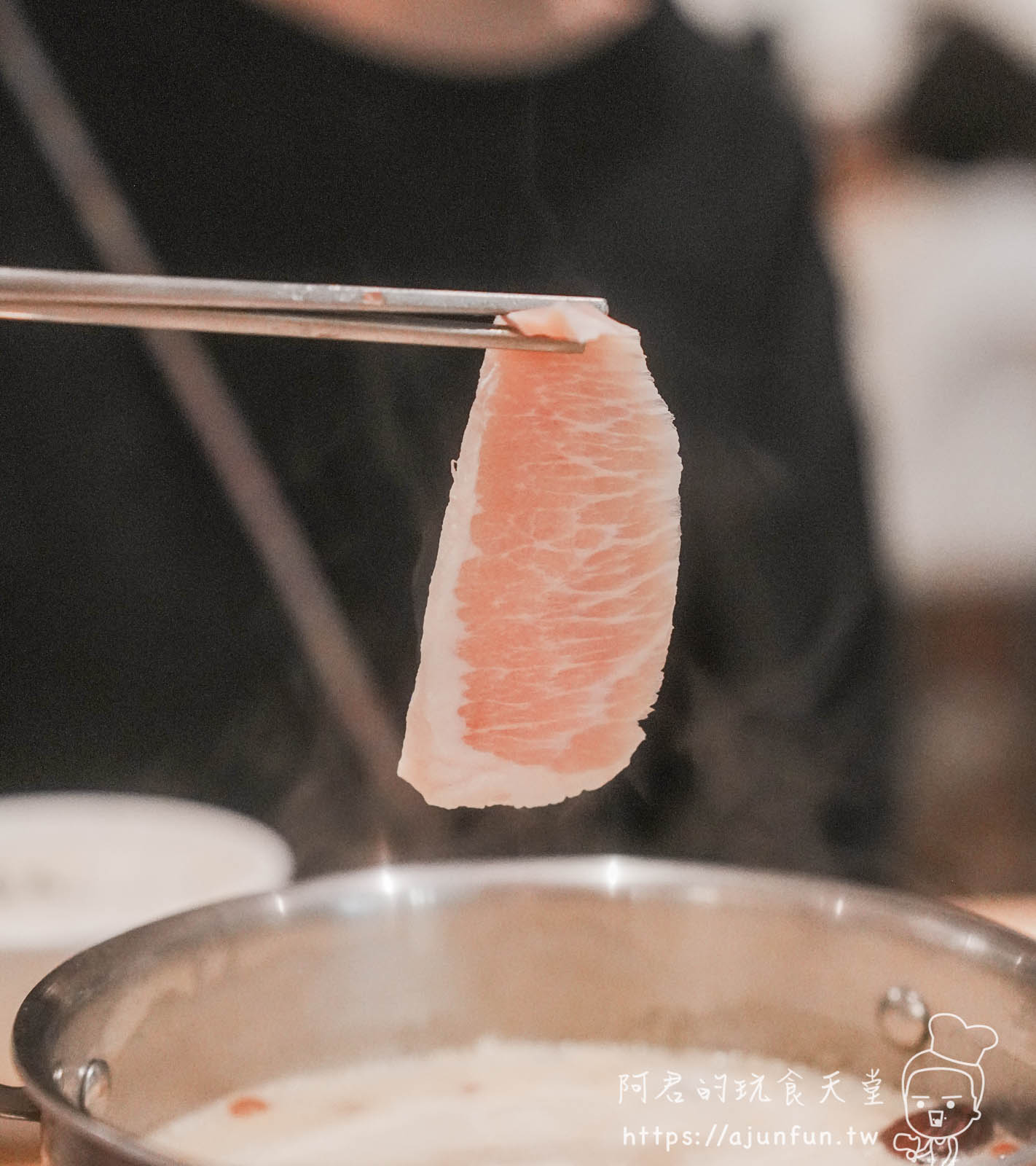 嘉義火鍋推薦,青坐請坐鍋物專科,火車站旁純白鍋物,鮮奶自己倒的厚工美味 - 第28張圖 嘉義火鍋推薦,青坐請坐鍋物專科,火車站旁純白鍋物,鮮奶自己倒的厚工美味