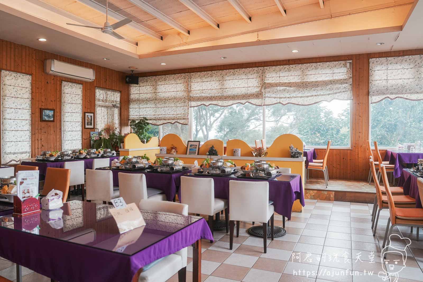 【台中新社】普羅旺斯庭園餐廳，不會暈車的秘境！推薦綠胡椒烤雞與超萌小兔奶凍