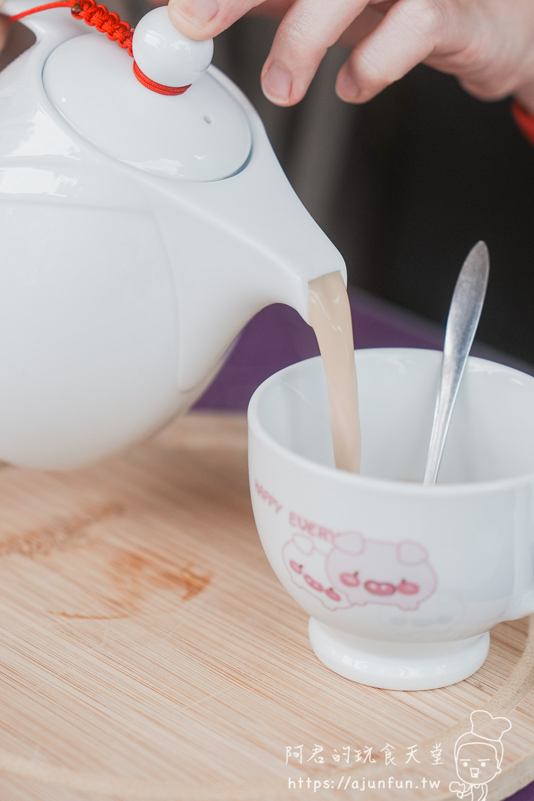 【台中新社】普羅旺斯庭園餐廳，不會暈車的秘境！推薦綠胡椒烤雞與超萌小兔奶凍