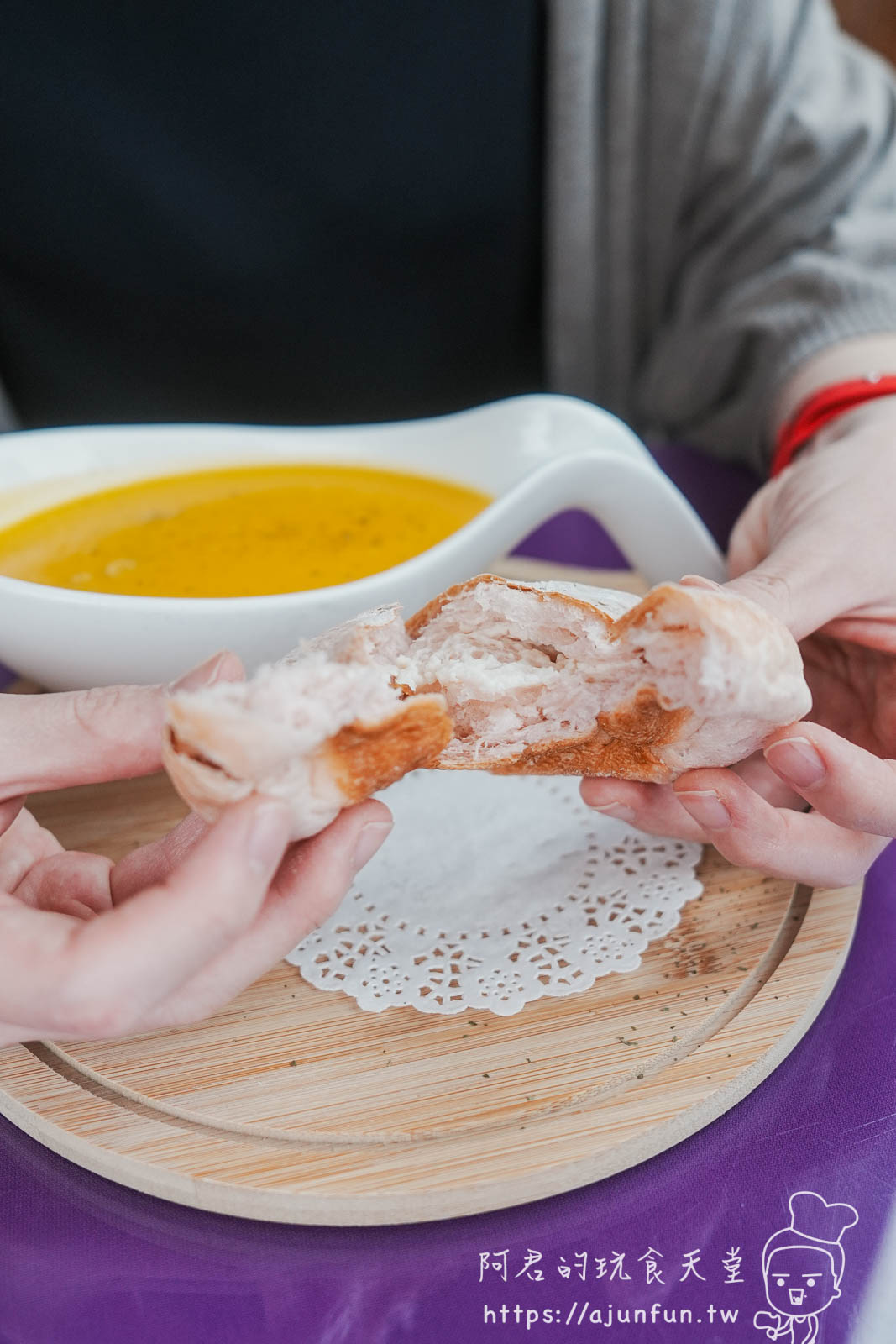 【台中新社】普羅旺斯庭園餐廳，不會暈車的秘境！推薦綠胡椒烤雞與超萌小兔奶凍