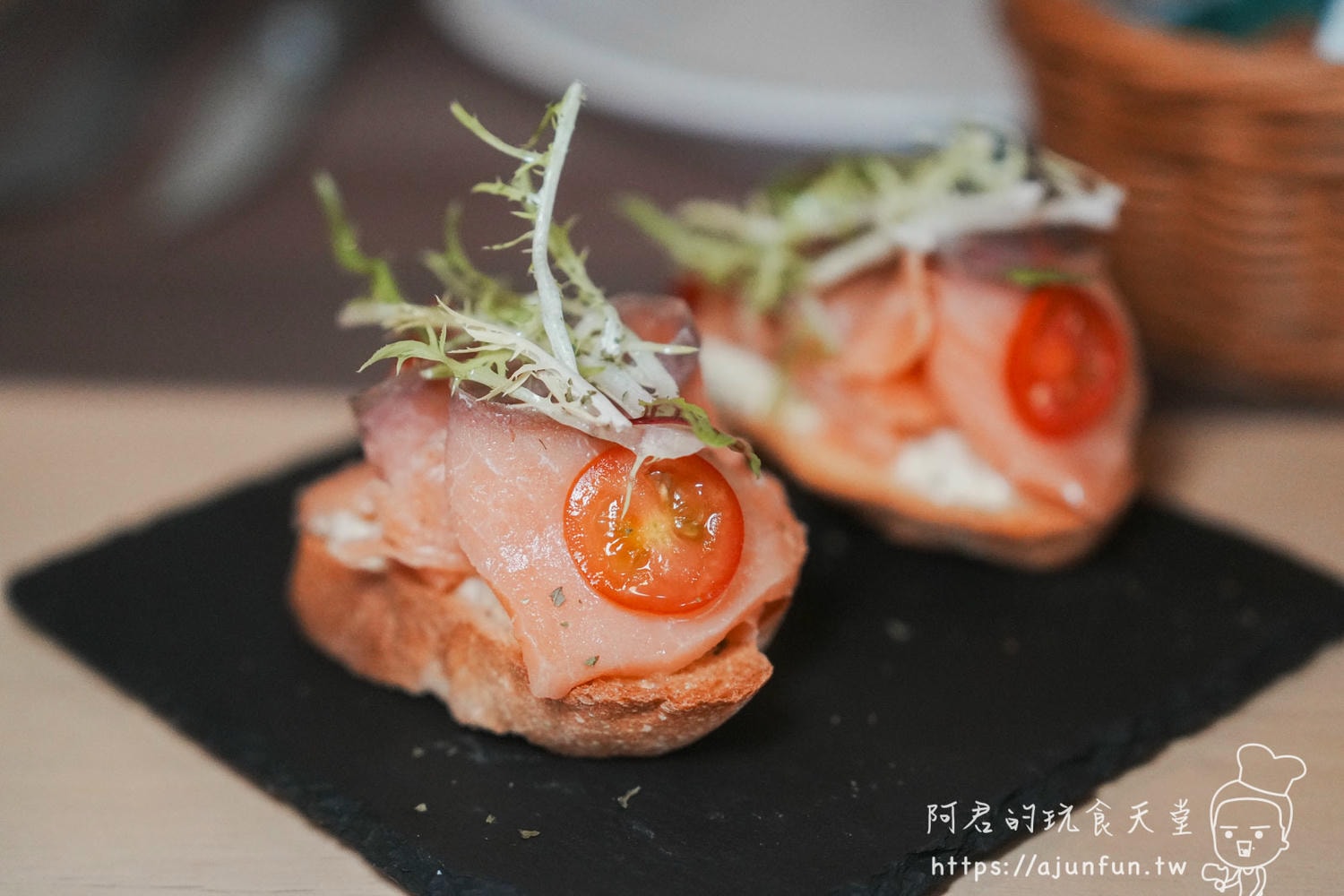 【2026竹北美食】Roast•初 熟成牛排，新竹慶祝餐廳首選！隱身巷弄的純白玻璃屋，Prime級享受