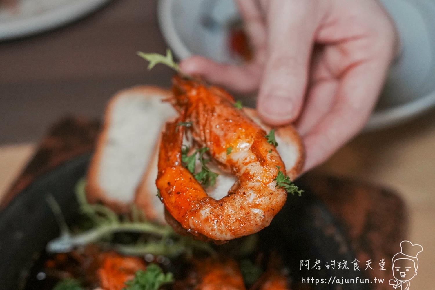 【2026竹北美食】Roast•初 熟成牛排，新竹慶祝餐廳首選！隱身巷弄的純白玻璃屋，Prime級享受