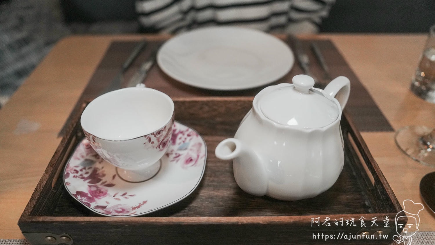 【2026竹北美食】Roast•初 熟成牛排，新竹慶祝餐廳首選！隱身巷弄的純白玻璃屋，Prime級享受