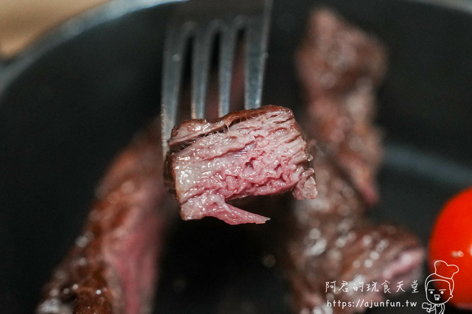 【2026竹北美食】Roast•初 熟成牛排，新竹慶祝餐廳首選！隱身巷弄的純白玻璃屋，Prime級享受