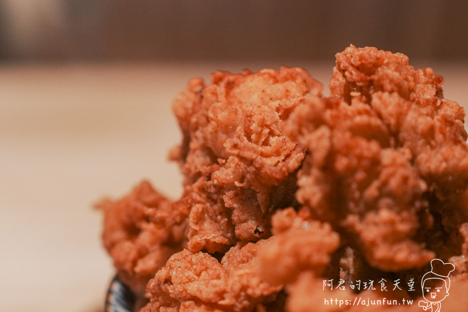 2026竹北美食推薦｜家本肉屋 丼飯，平價天花板！鱸魚味噌湯、霜淇淋無限續，炸雞山必點（附菜單停車資訊）