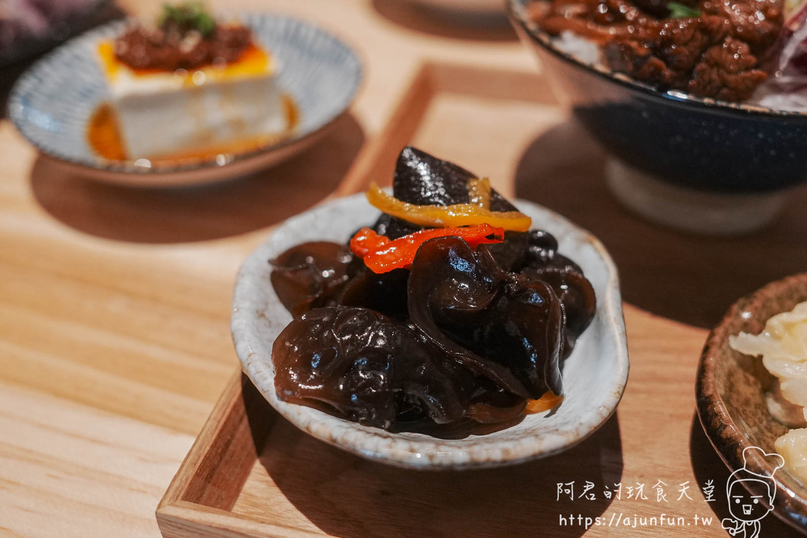 2026竹北美食推薦｜家本肉屋 丼飯，平價天花板！鱸魚味噌湯、霜淇淋無限續，炸雞山必點（附菜單停車資訊）