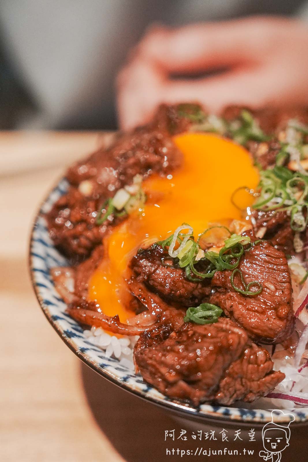 2026竹北美食推薦｜家本肉屋 丼飯，平價天花板！鱸魚味噌湯、霜淇淋無限續，炸雞山必點（附菜單停車資訊）