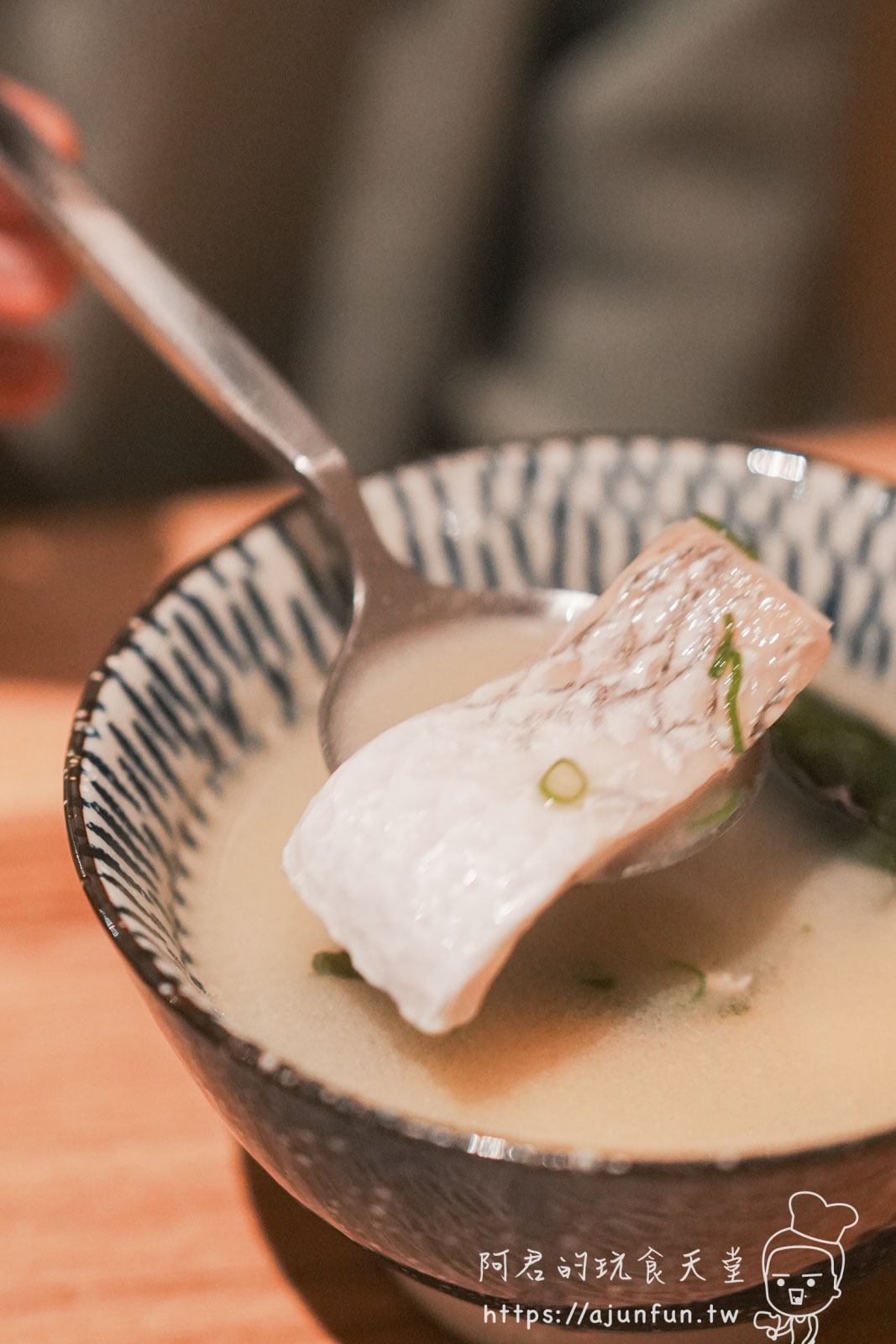 2026竹北美食推薦｜家本肉屋 丼飯，平價天花板！鱸魚味噌湯、霜淇淋無限續，炸雞山必點（附菜單停車資訊）