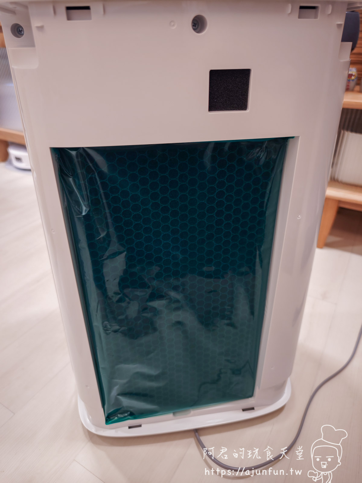 【2026空氣清淨機推薦】夏普 FP-J60T-W 開箱評測：為何我捨棄美型，選擇這台「看見呼吸」的性能猛獸？