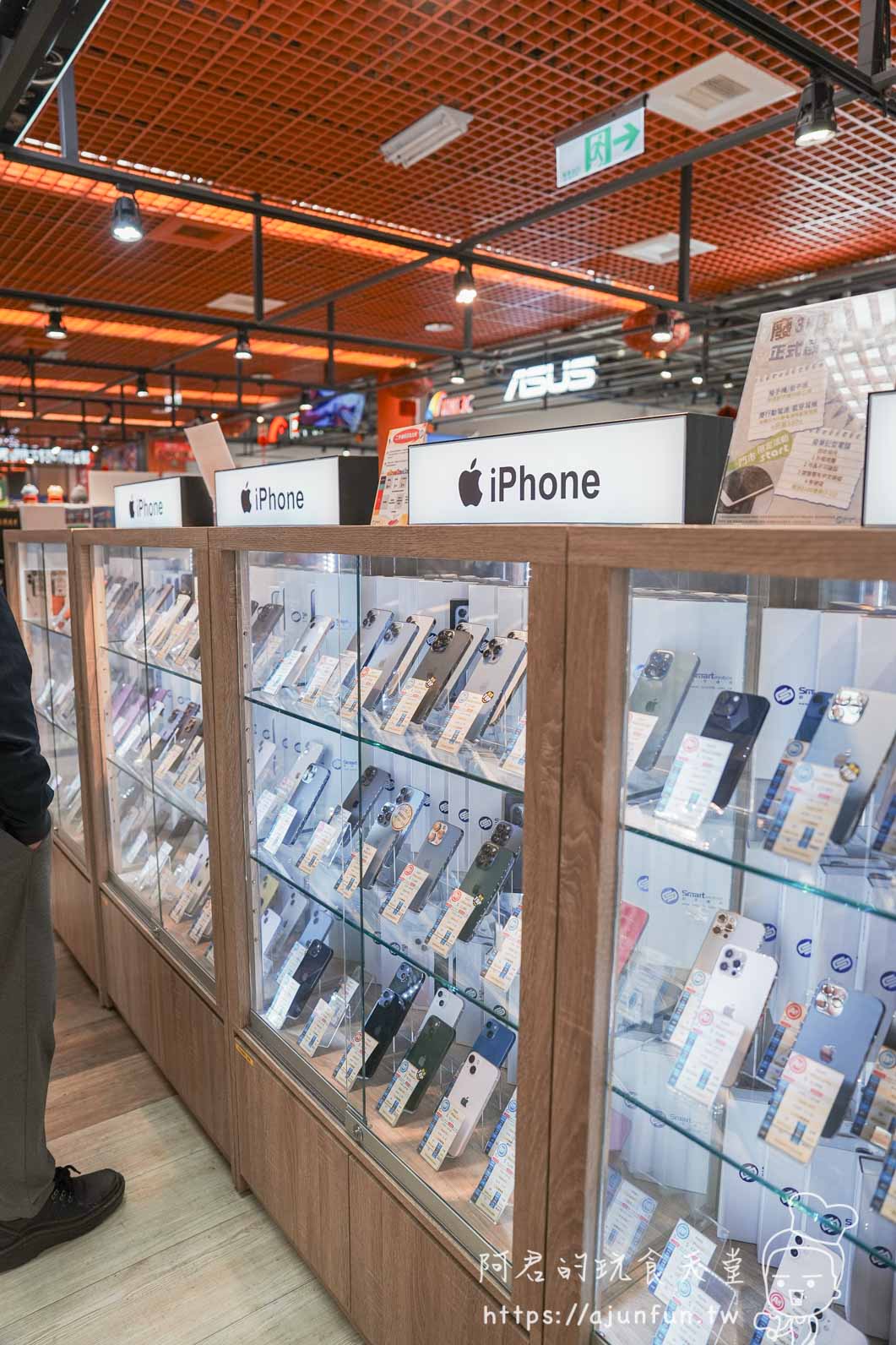 2026 iPhone 保護貼推薦》為何選藍光盾？創宇通訊東海店貼膜實錄
