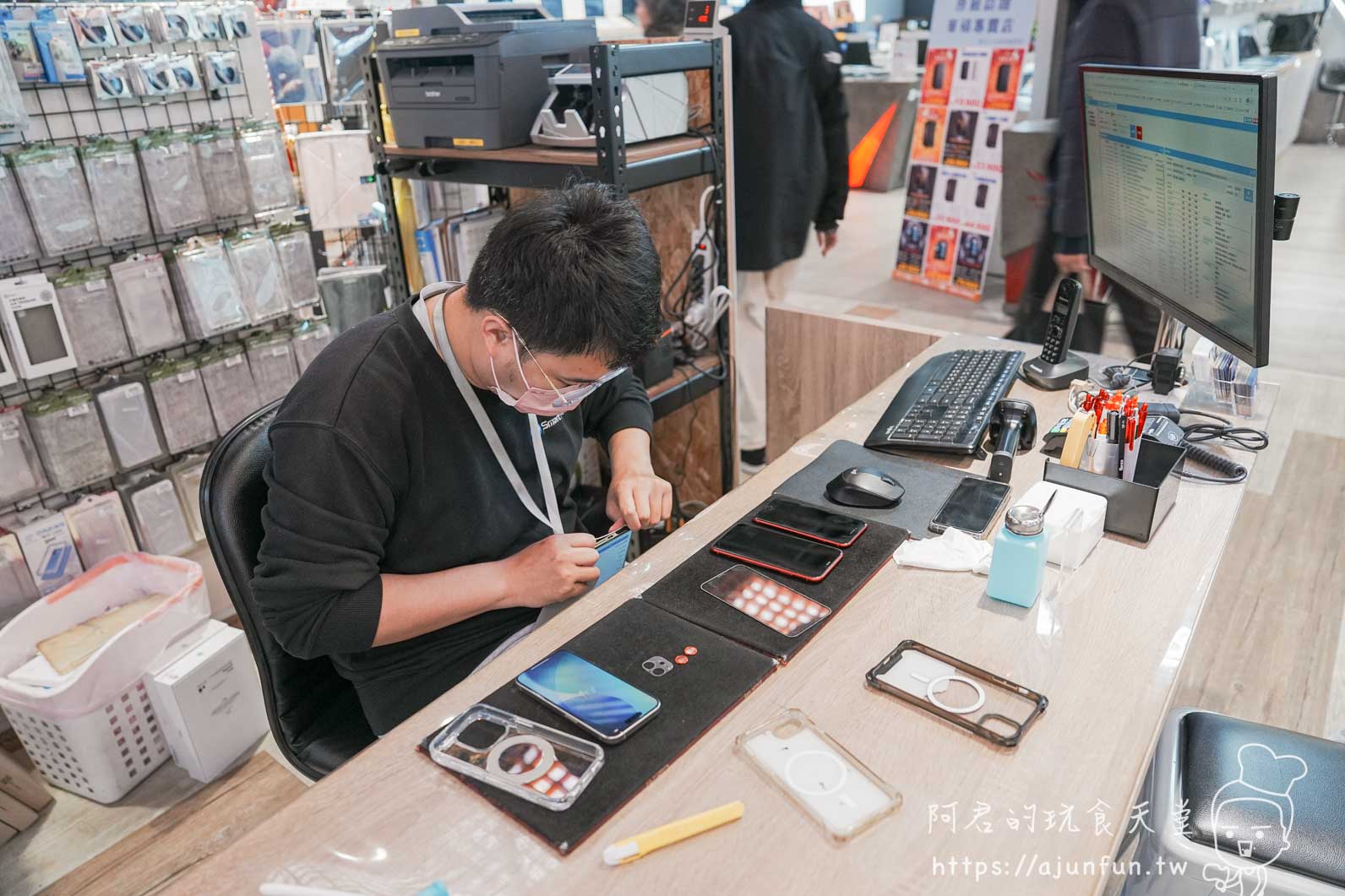 2026 iPhone 保護貼推薦》為何選藍光盾？創宇通訊東海店貼膜實錄
