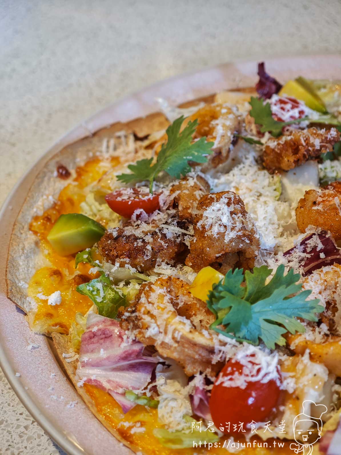 WIRED TOKYO 台中市政店，被書店耽誤的聖代店？主餐像雲霄飛車…但為了「它」我願意再訪！