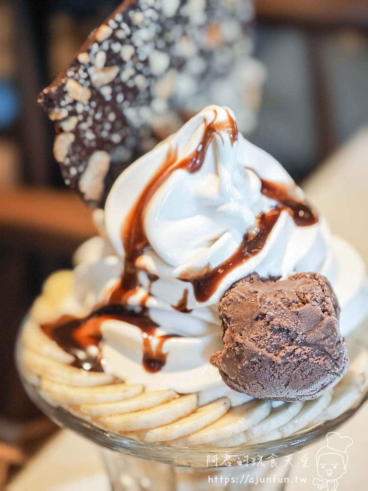 WIRED TOKYO 台中市政店，被書店耽誤的聖代店？主餐像雲霄飛車…但為了「它」我願意再訪！